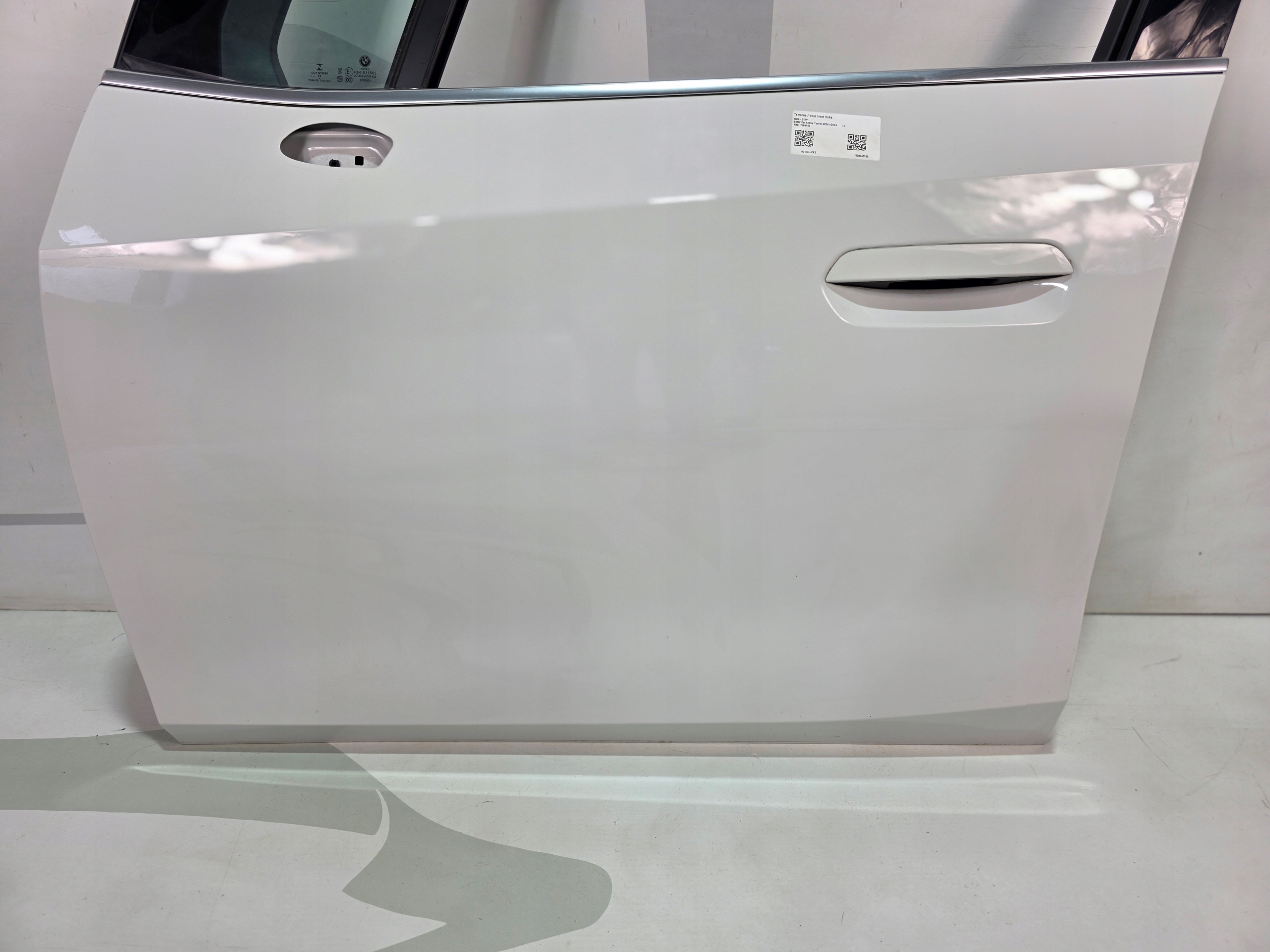 door left front BMW 2 U06 A300 ALPINWEISS