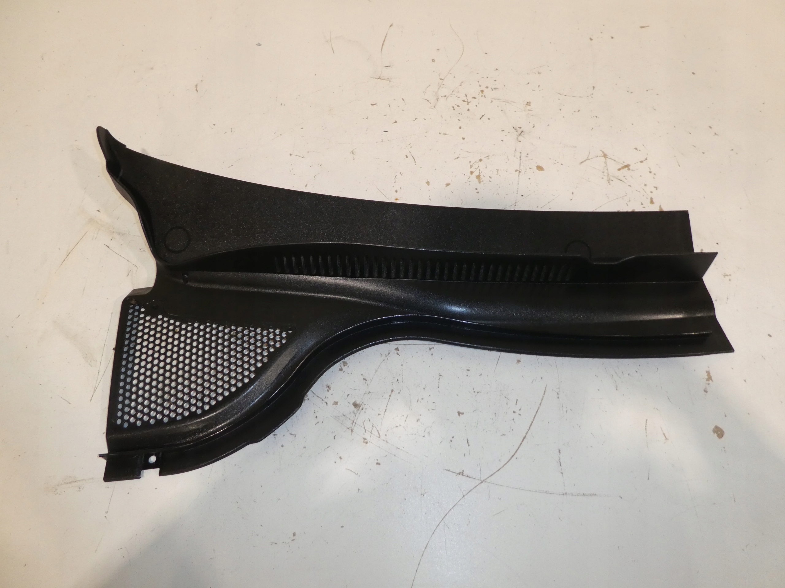VW PASSAT CC torpedo right 3C8819404