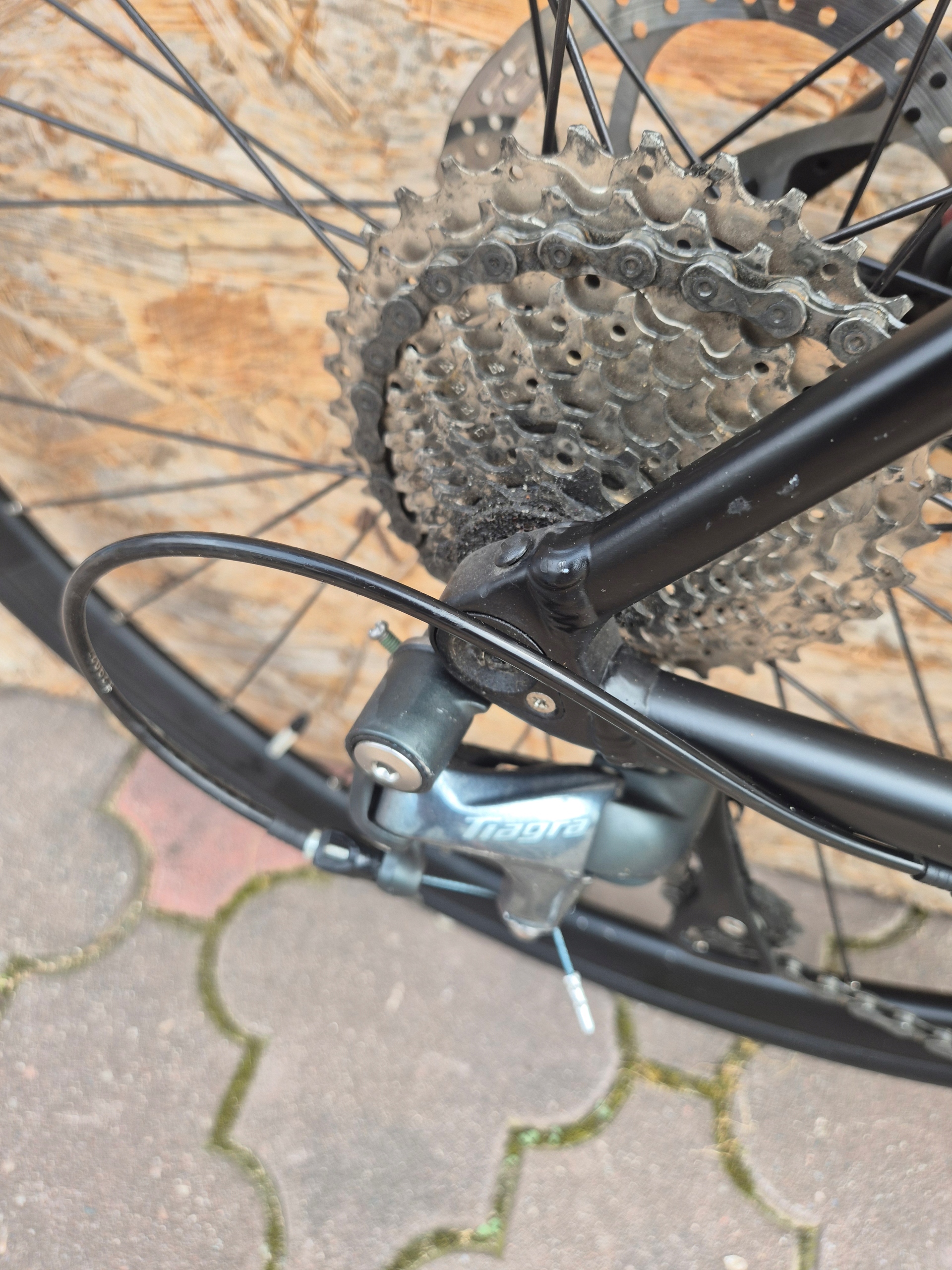 Rower szosowy Cube Attain Race black/white 60cm