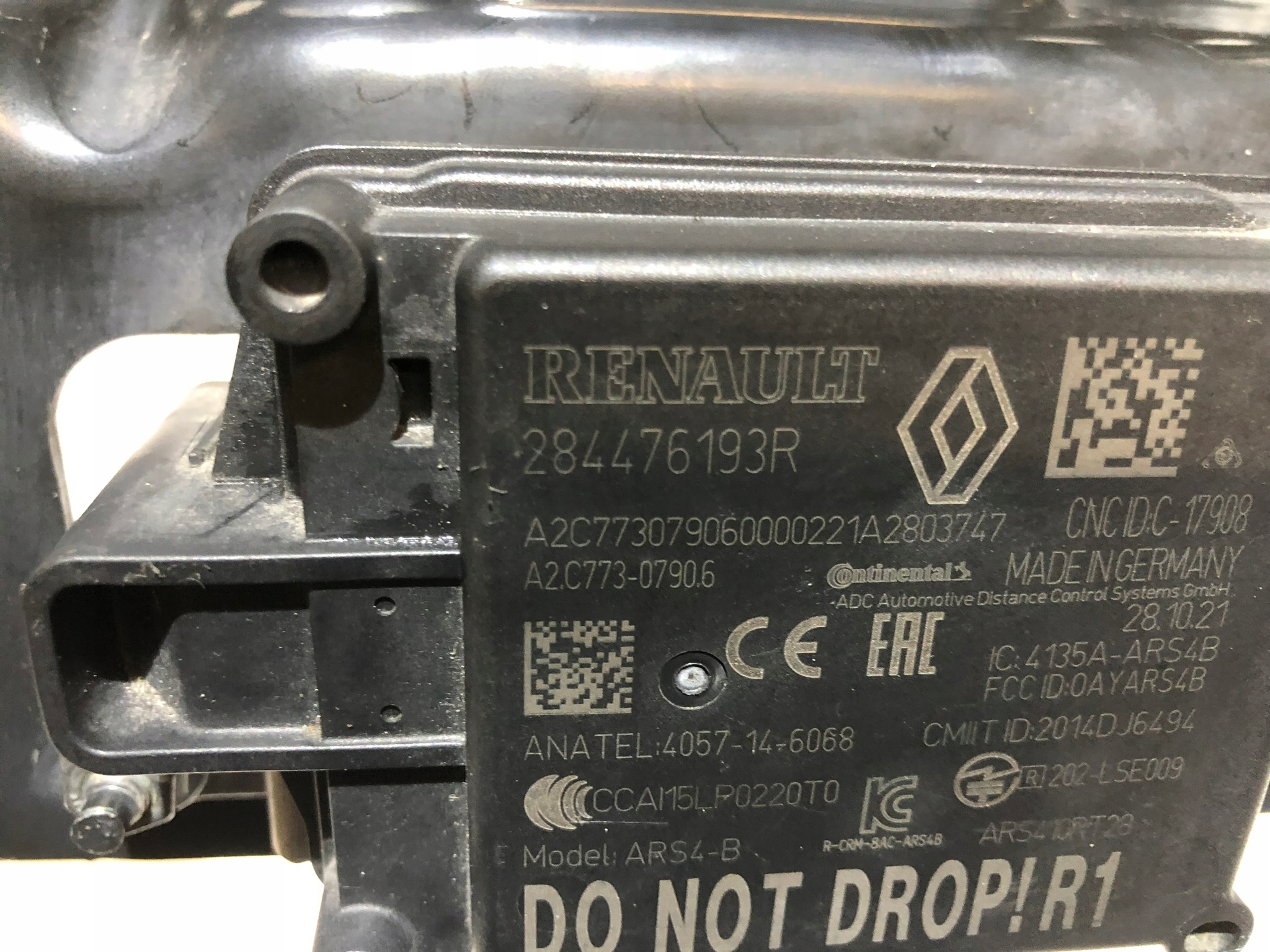 RENAULT CAPTUR II RADAR front front holder console 284476193R