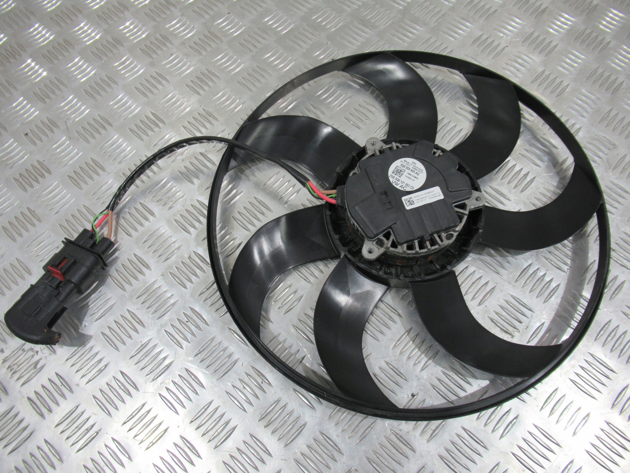 ВЕНТИЛЯТОР РАДИАТОРА VW SKODA 5Q0959455AQ