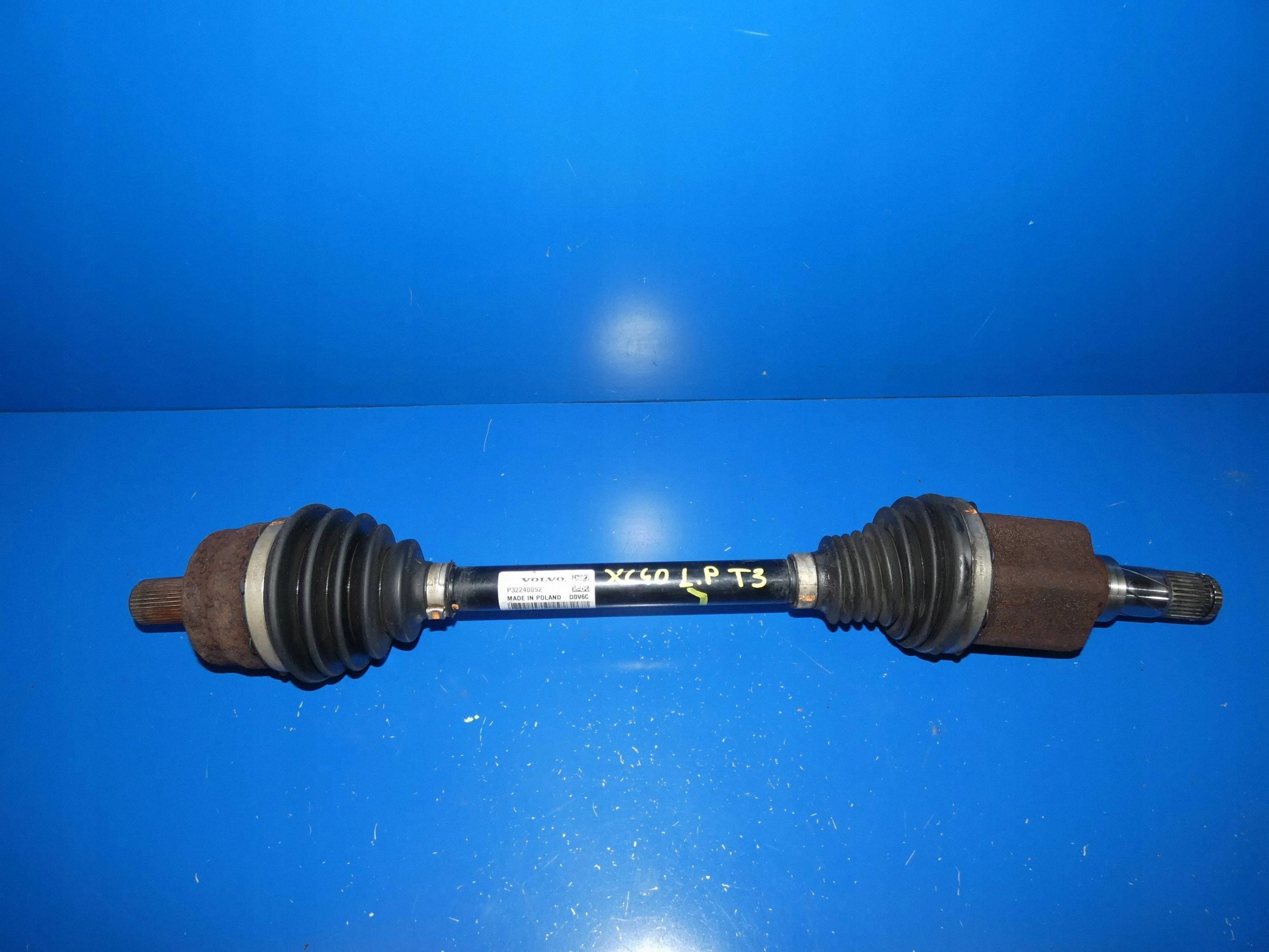 semi-axis front front side left Volvo XC40 P32240092