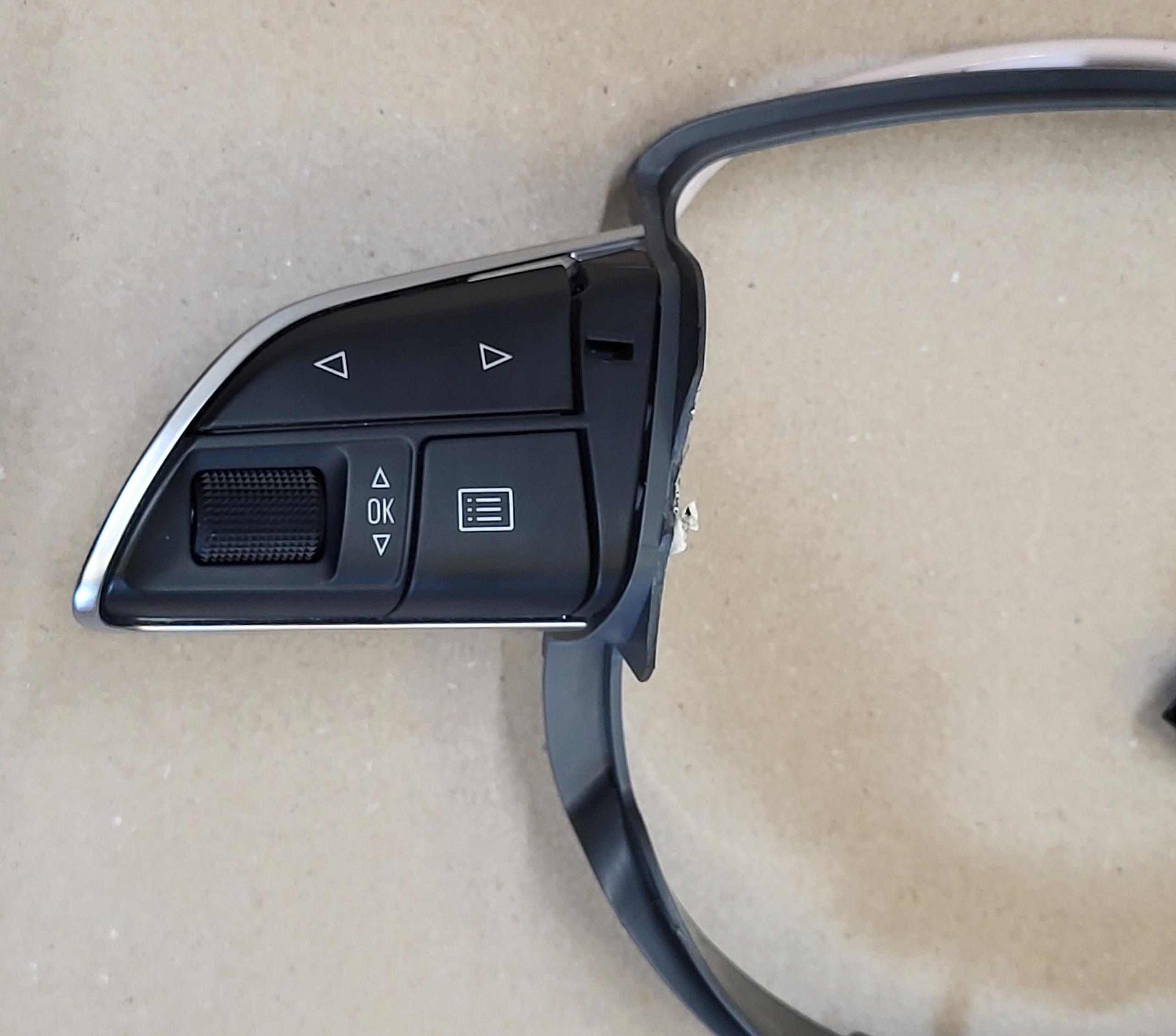 Commandes PRZYCISKI Z Volant MULTIFUNKCYJNEJ AUDI A4 B8 A6 C7 A7 4G