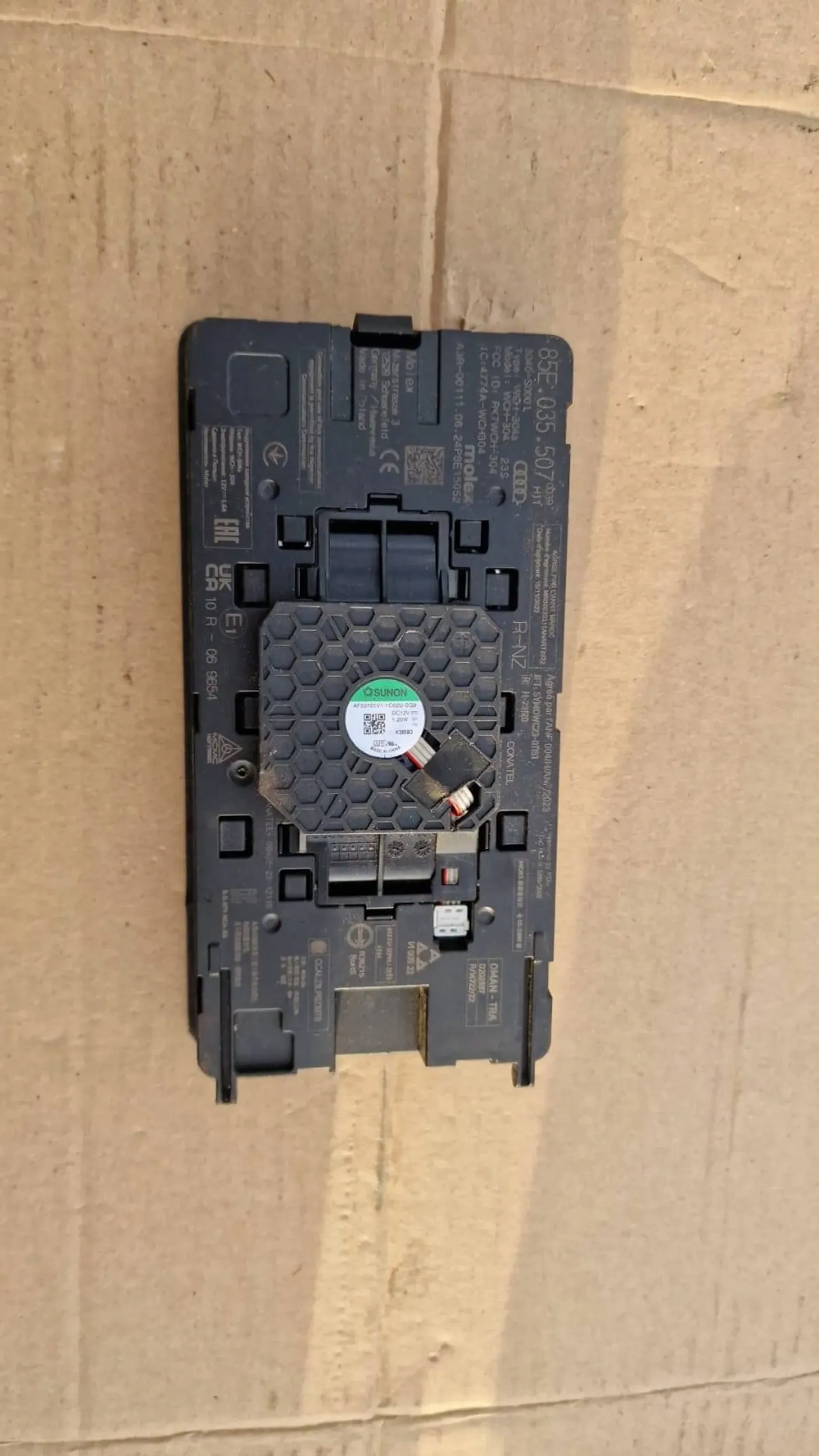 Audi Nowa ładowarka indukcyjna 85E035507