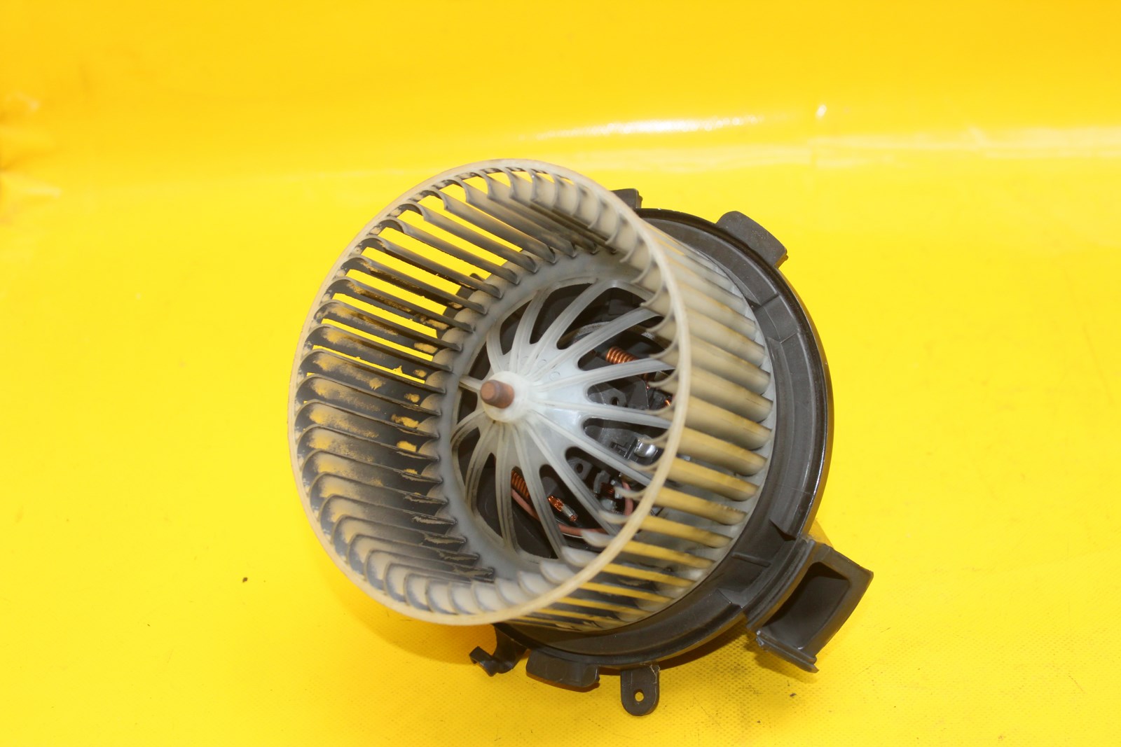 ВЕНТИЛЯТОР 8EW351034 SPRINTER 906 2.2