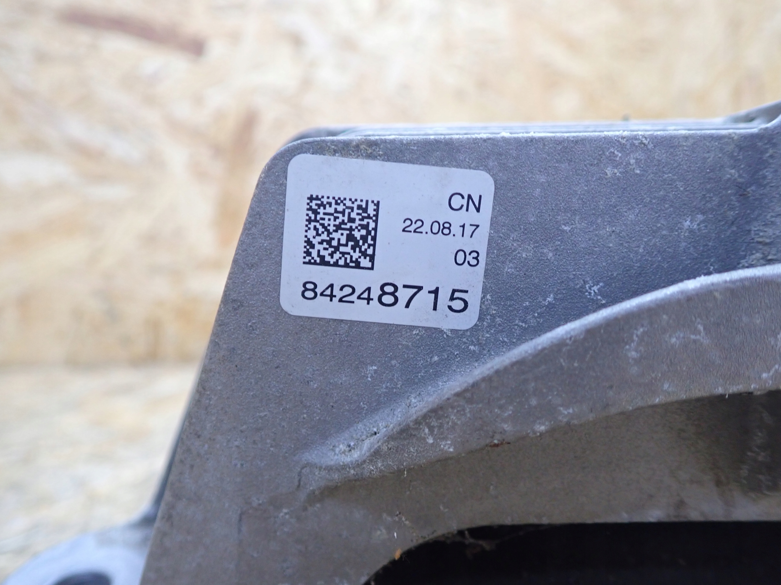 подушка лапа Двигателя opel INSIGNIA B 1.6 2017 европа 84248715