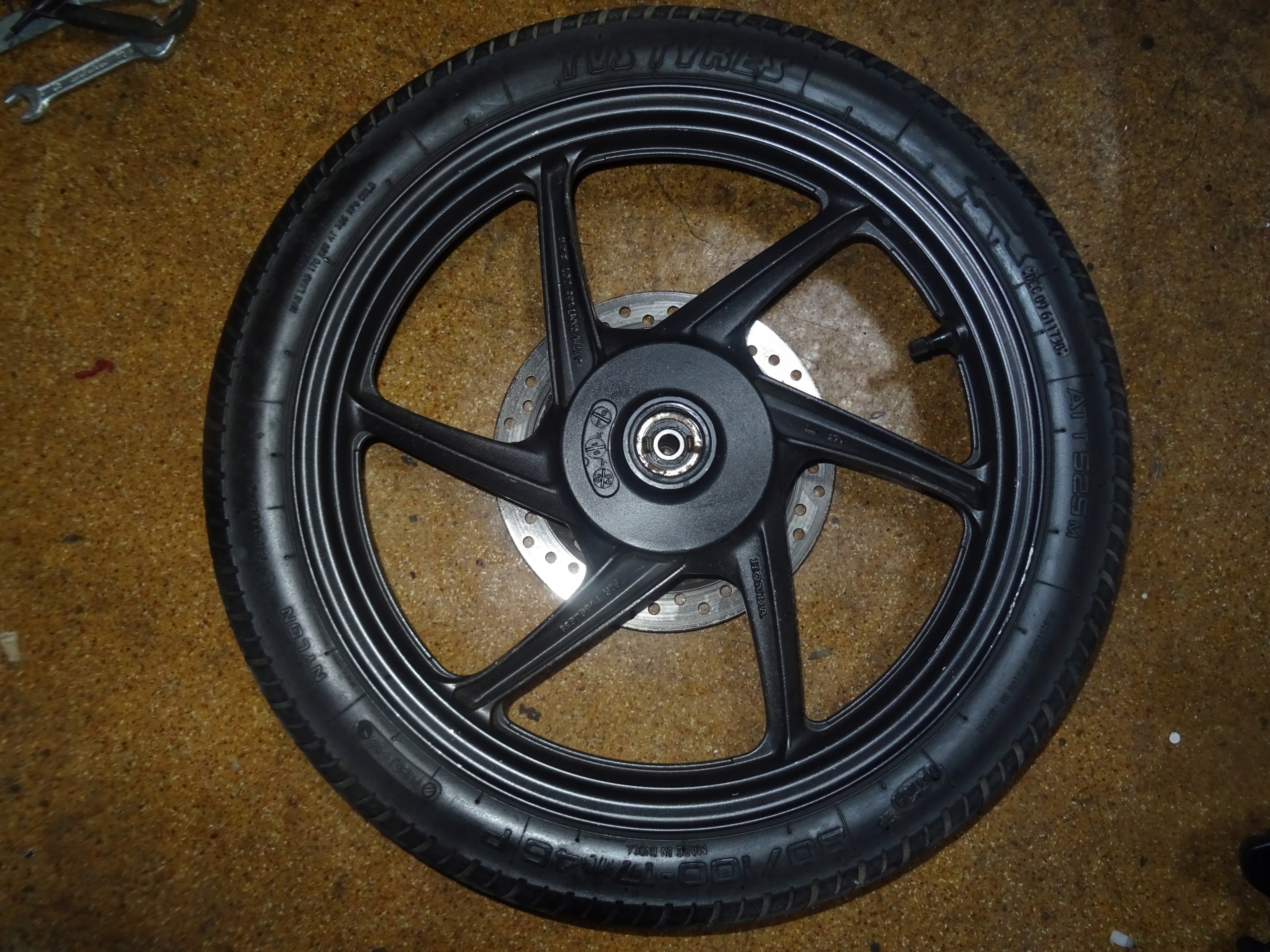 5565421221324 - Honda CBF 125 колесо обід передній диск шини