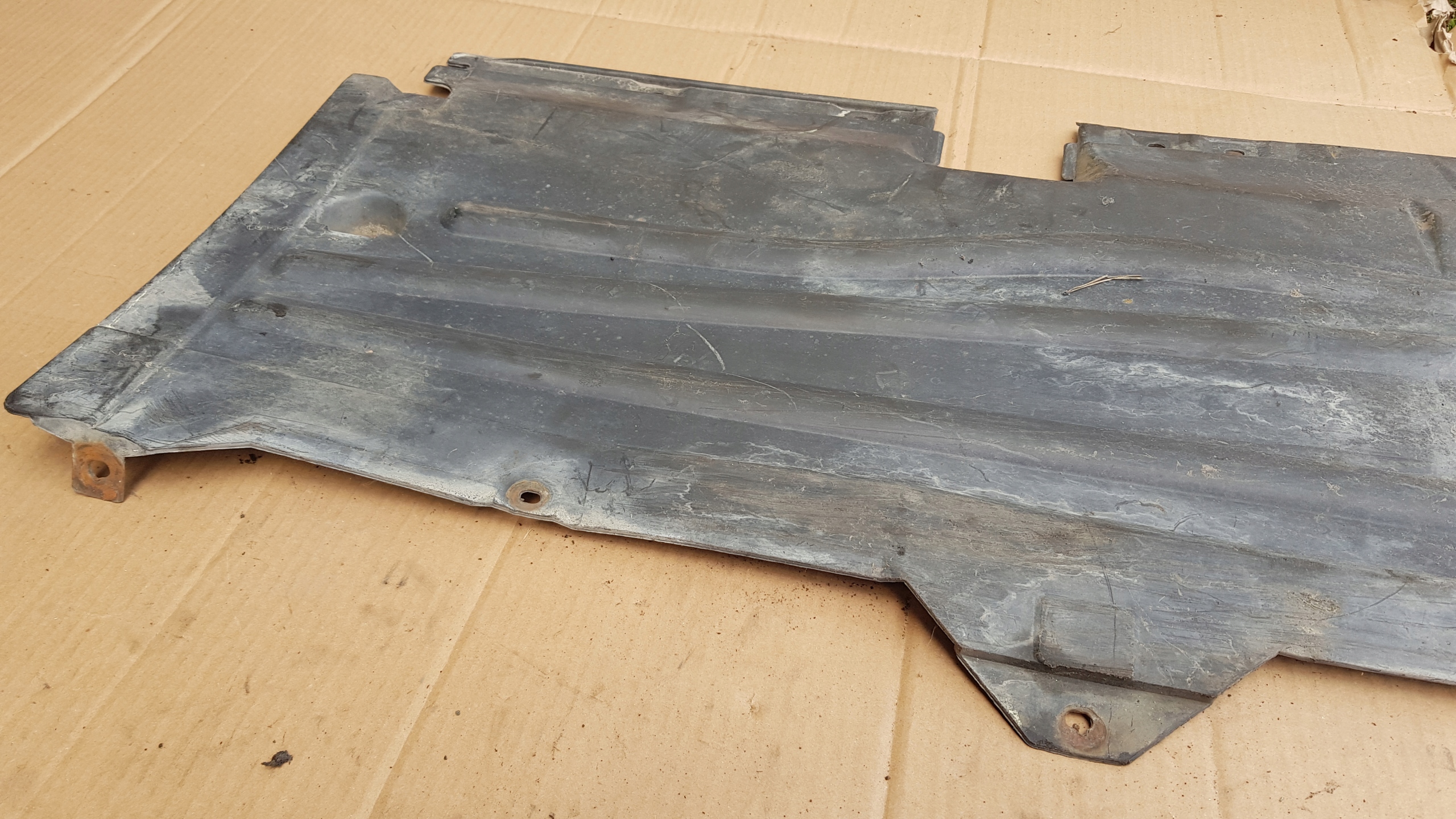 BMW 3 E46 cover chassis cover right