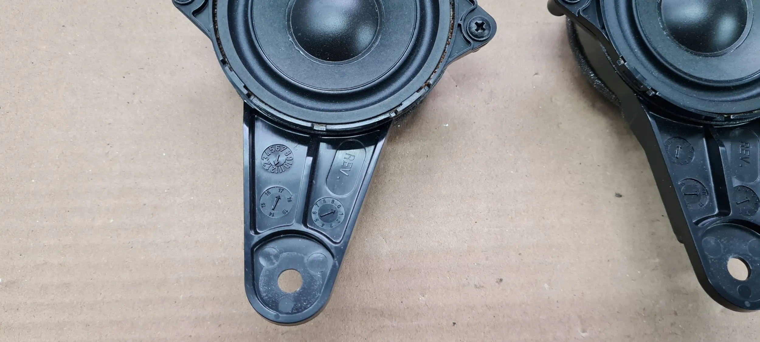 A4 B9 8W speaker GLOSNICZEK bang OLUFSEN 8W9035454