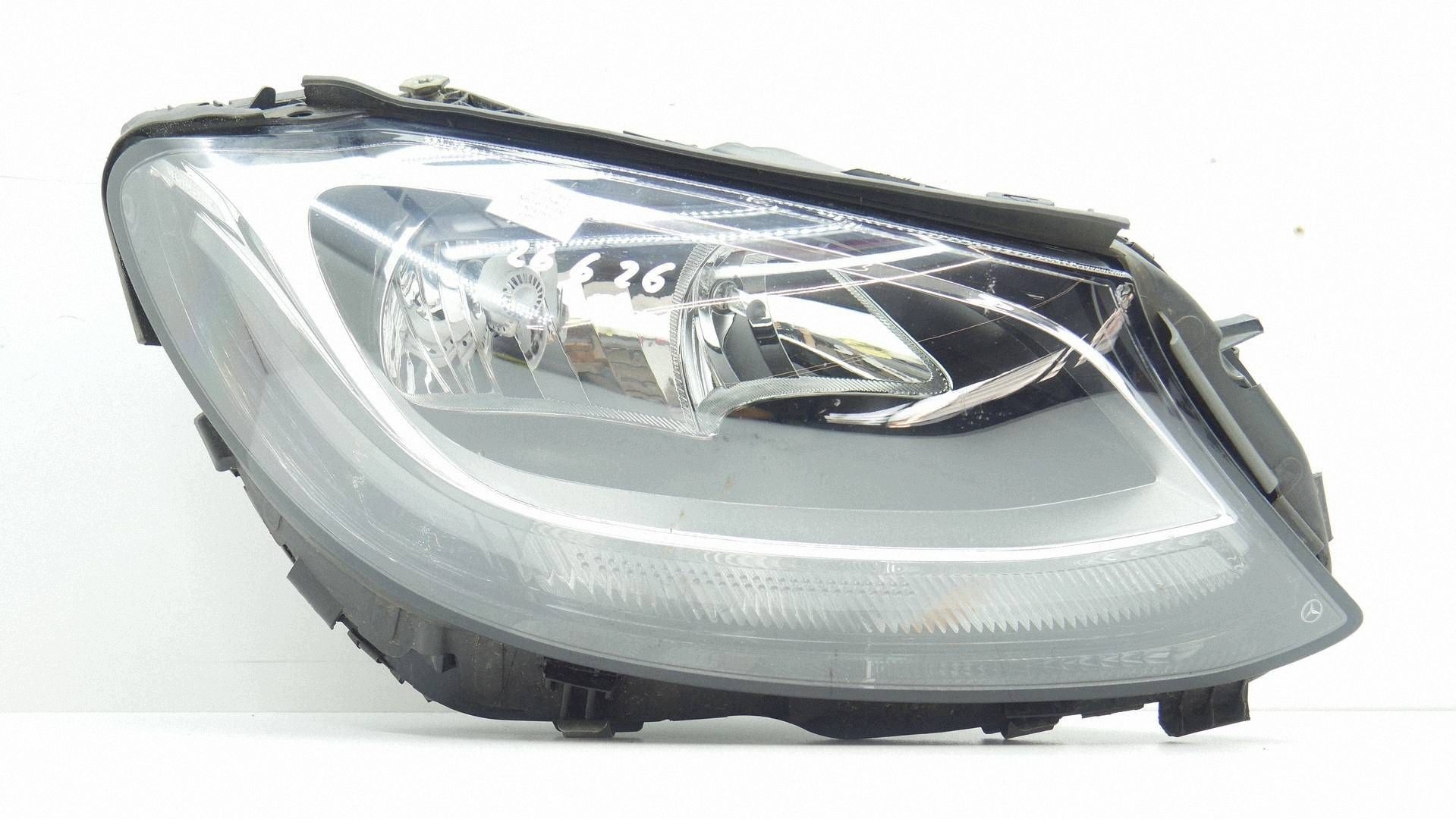 REFLEKTOR light right front MERCEDES C W205 A2059066802