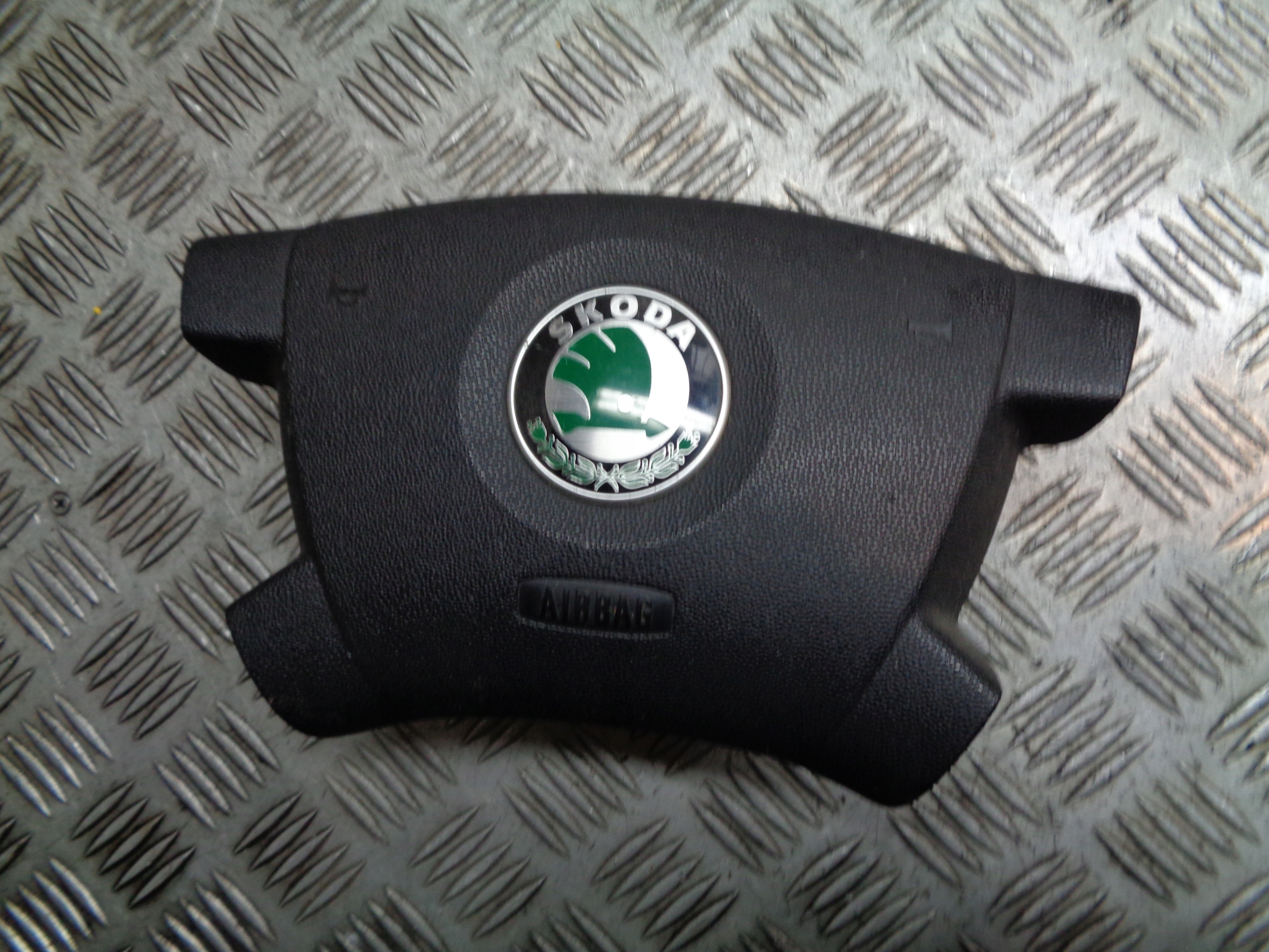 PODUSZKA AIRBAG KIEROWNICY SKODA FABIA I