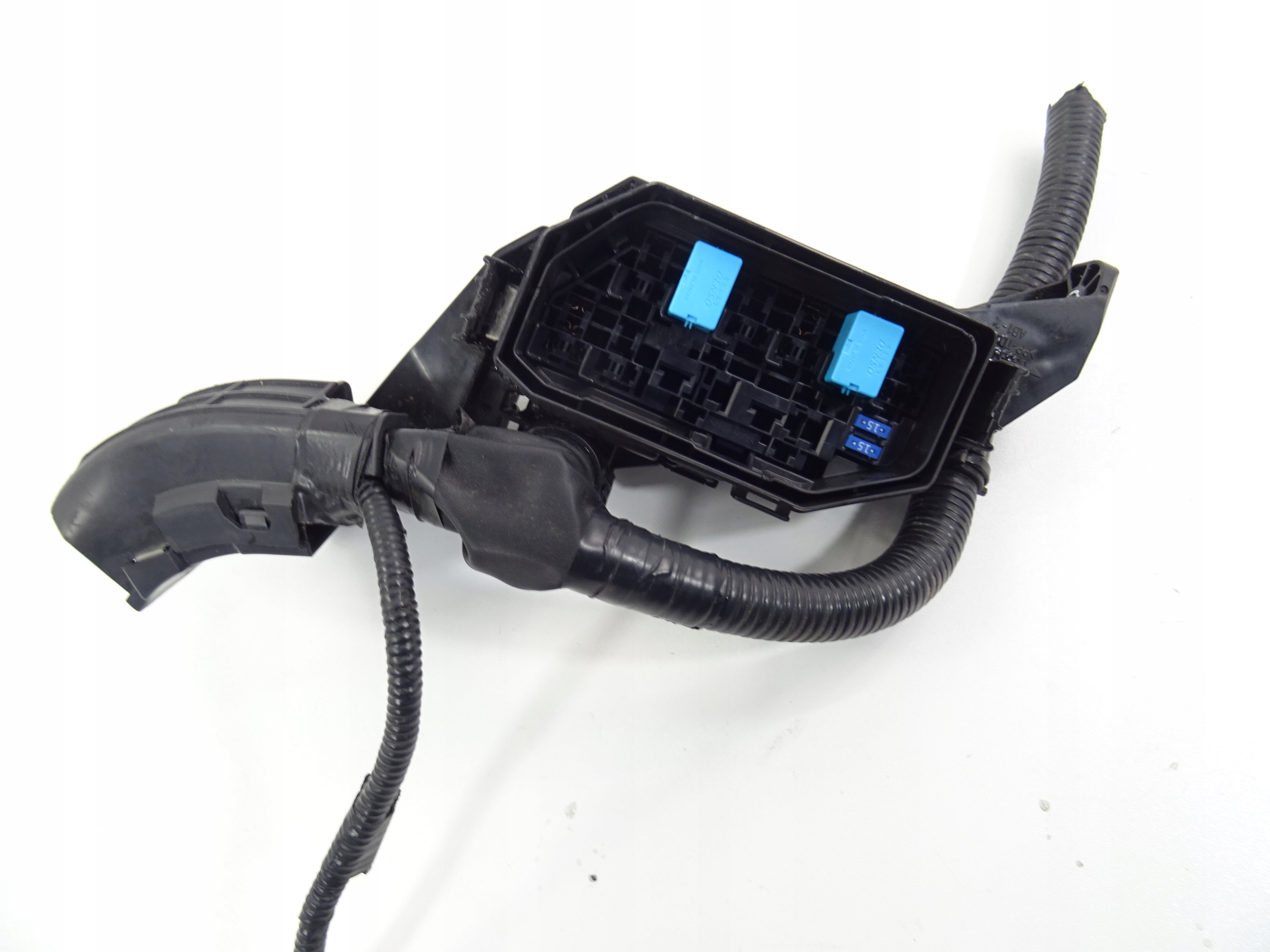 LEXUS UX 250H SKRZYNKA BEZPIECZNIKÓW 82662-76070 Typ samochodu Samochody osobowe