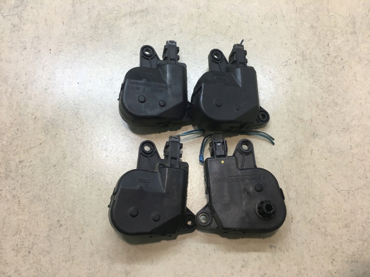 Micro moteur Bloc de chauffage complet VOYAGER IV 04885465AA