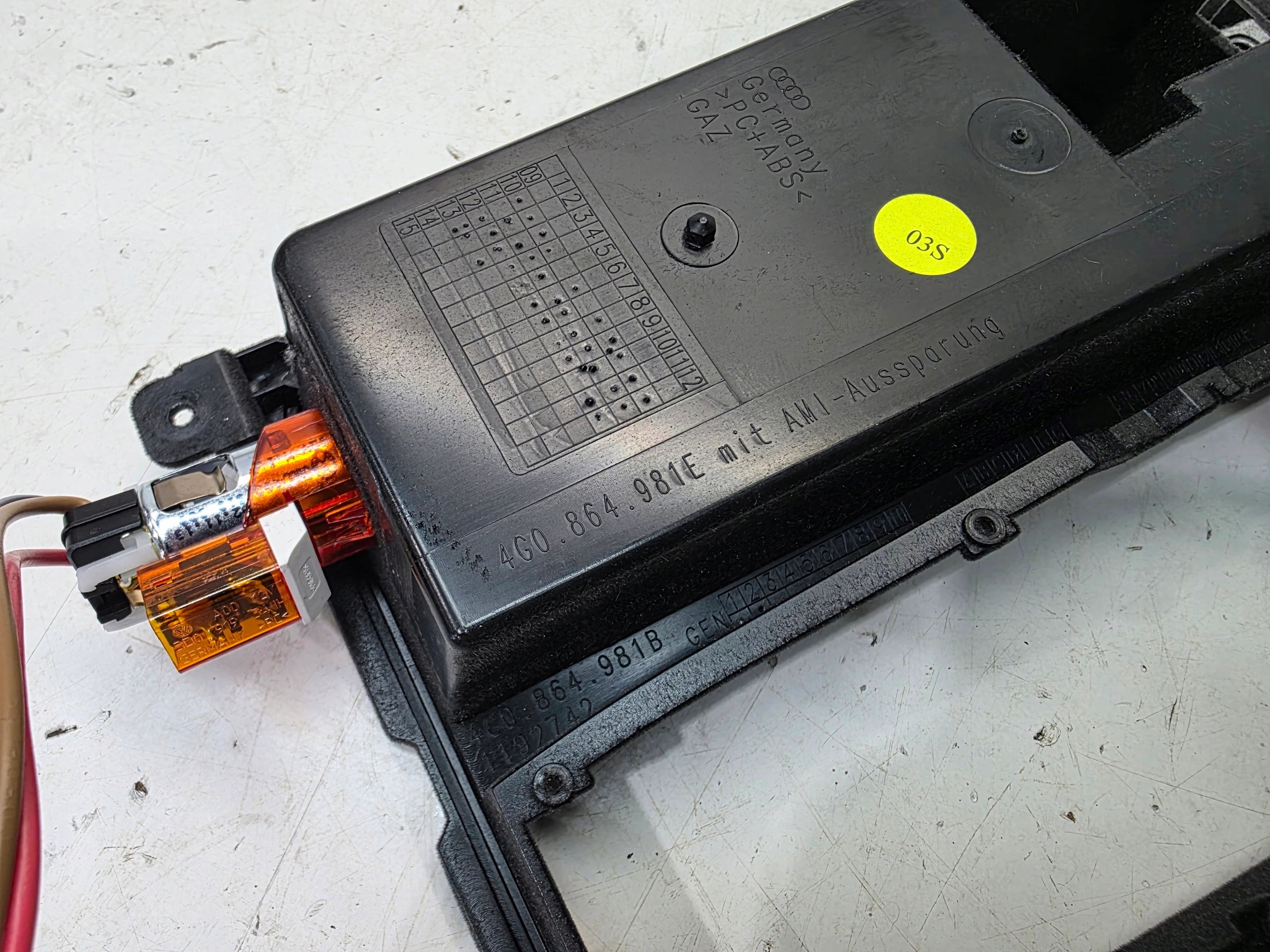 passenger compartment plato TUNELU below TELEFON AUDI A6 C7 A7 4G0864981E