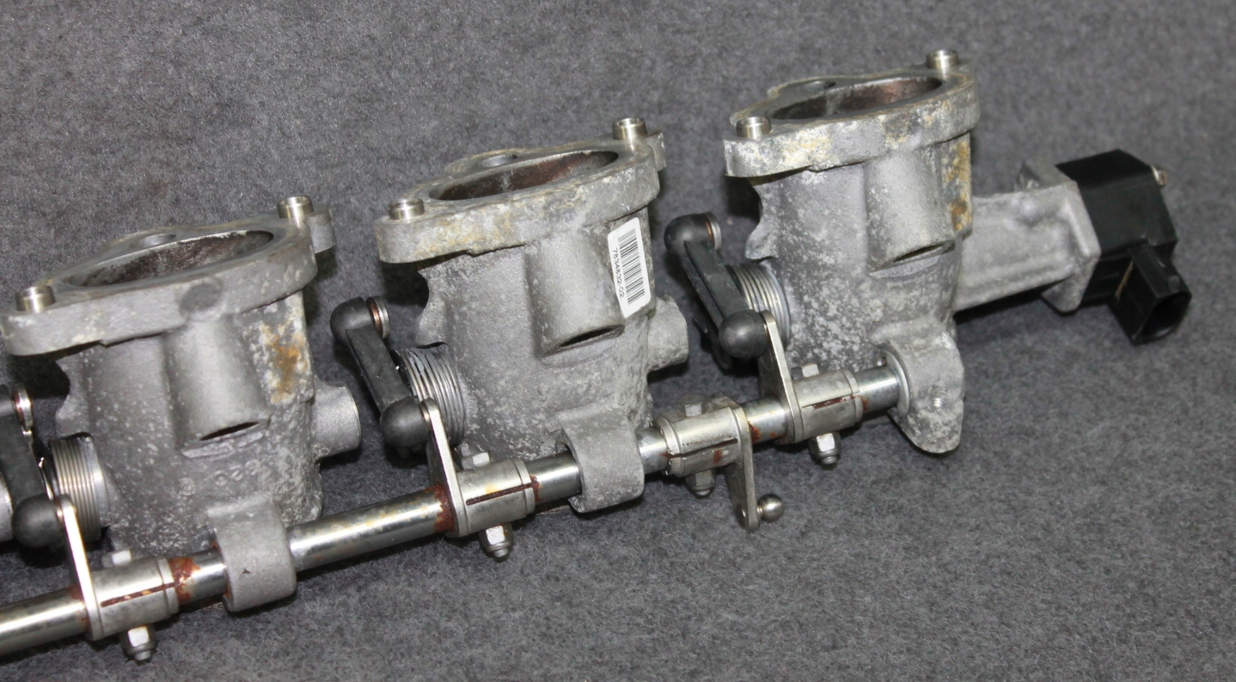 BMW E60 E63 M5 M6 S85B50A V10 5.0i PRZEPUSTNICE Motore 6-10 7834788