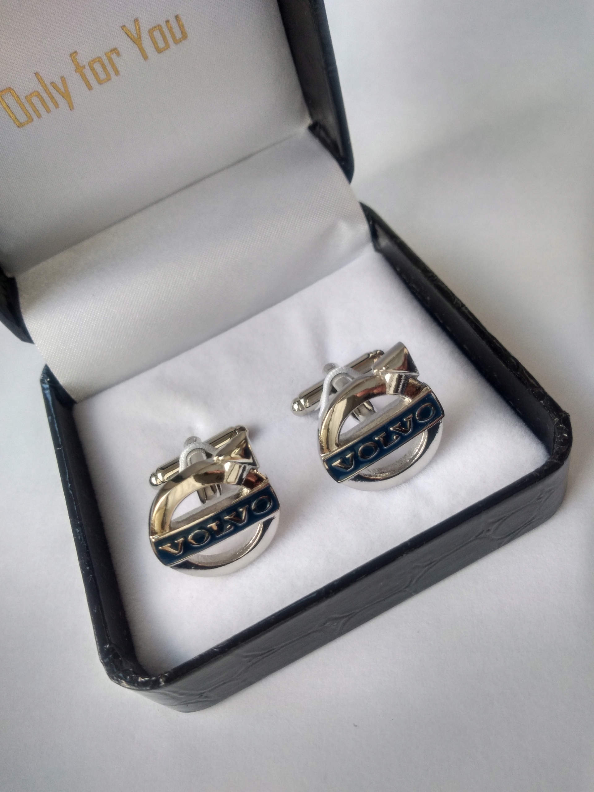 Exciting manžetové knoflíčky košile Volvo