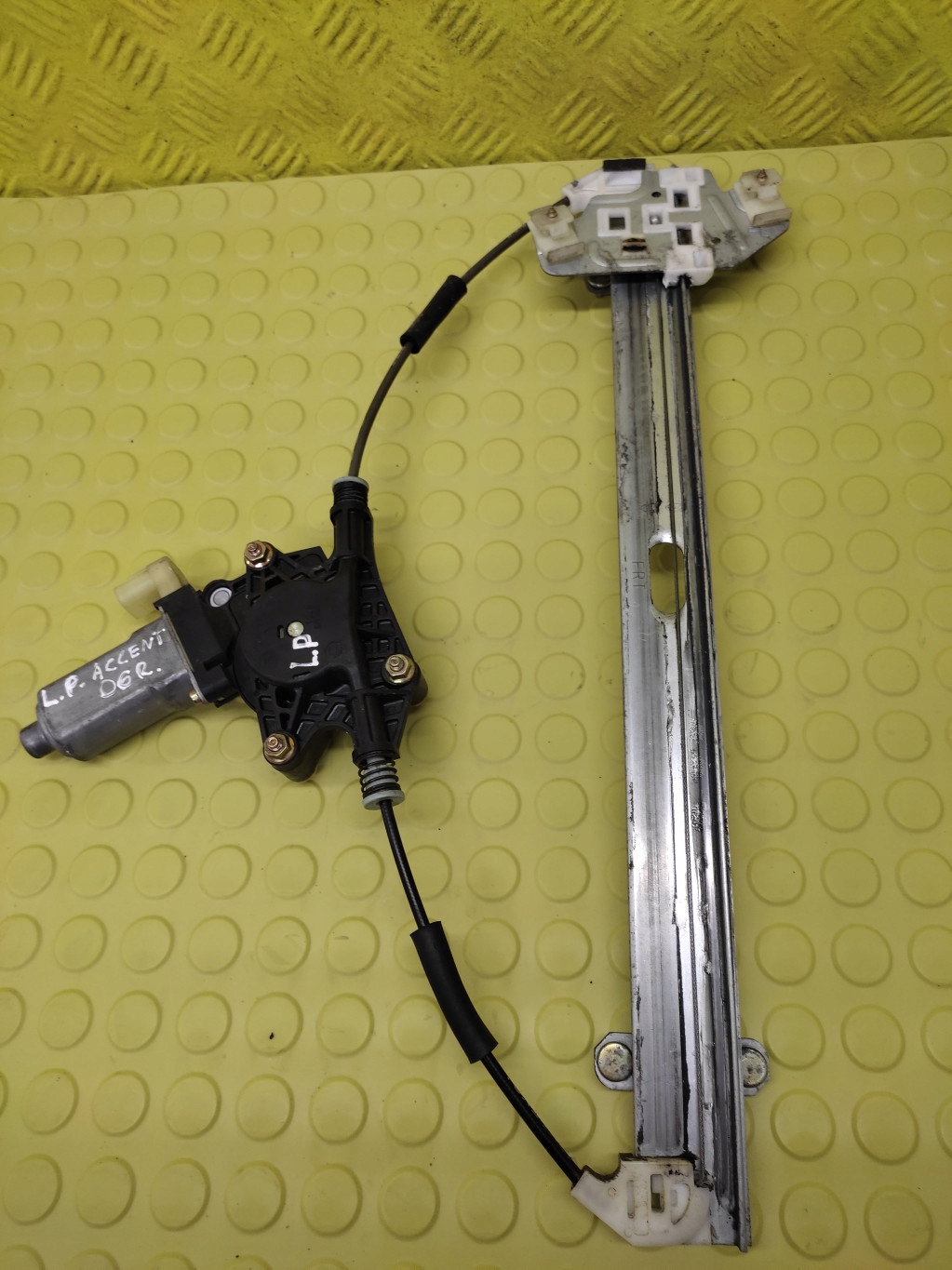 HYUNDAI ACCENT window regulator left front