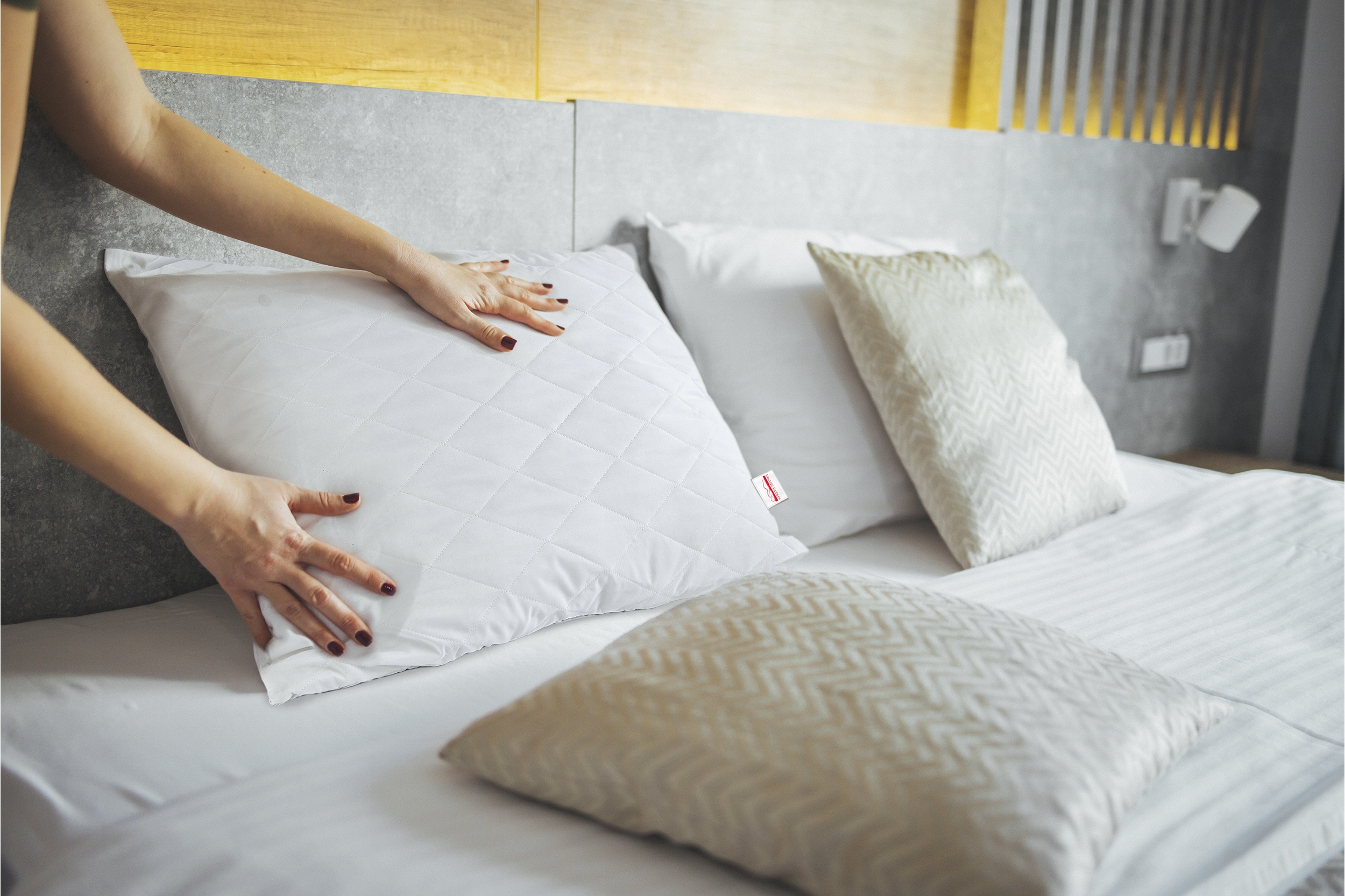 PODUSZKA 70x80 CM ANTYALERGICZNA GRUBA Z ZAMKIEM GRUBA TRWAŁA 2PACK PREMIUM Producent wyrobu medycznego ss