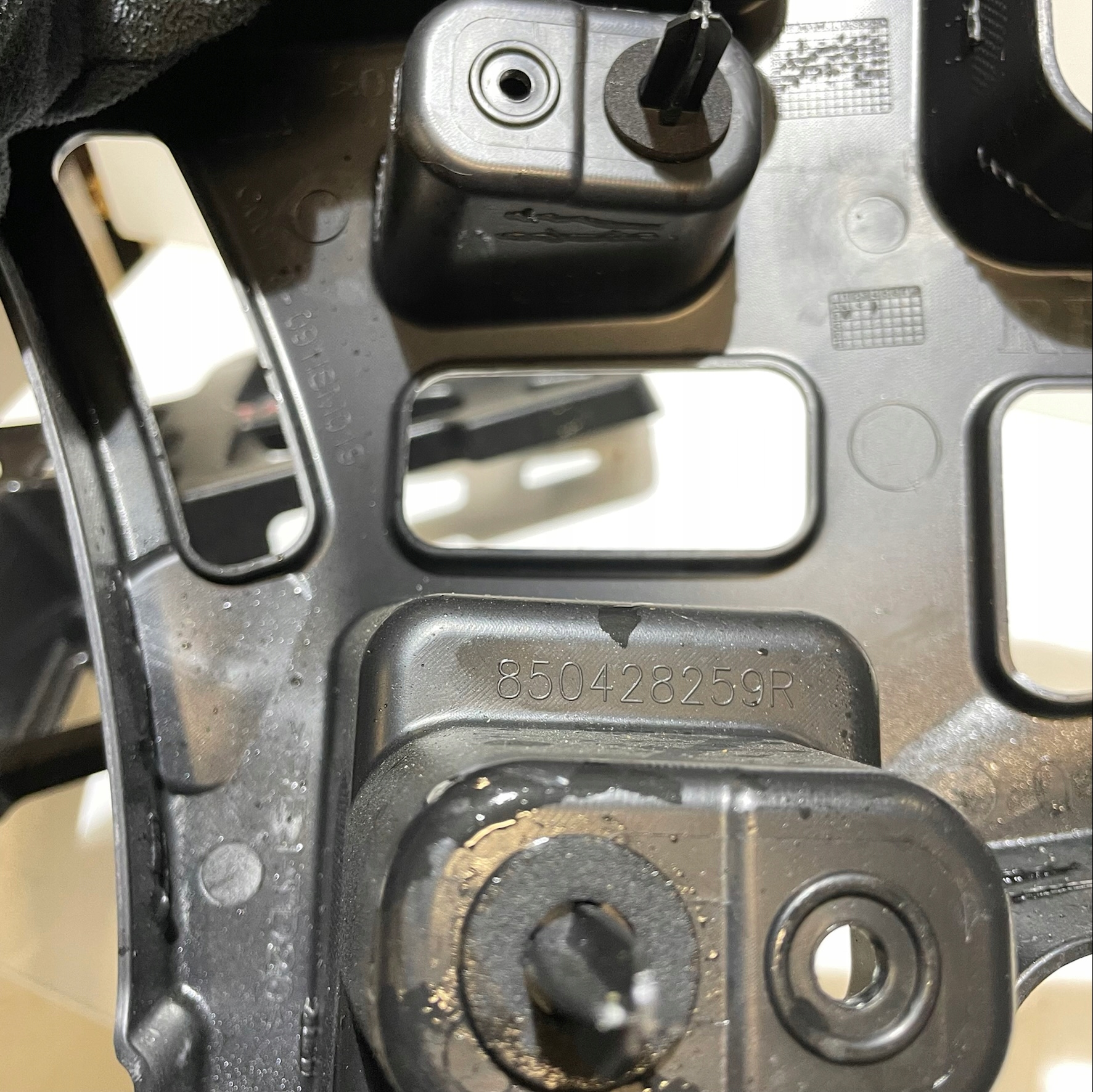 RENAULT TALISMAN KOMBI RIGHT SUPPORT REAR PART 850428259R