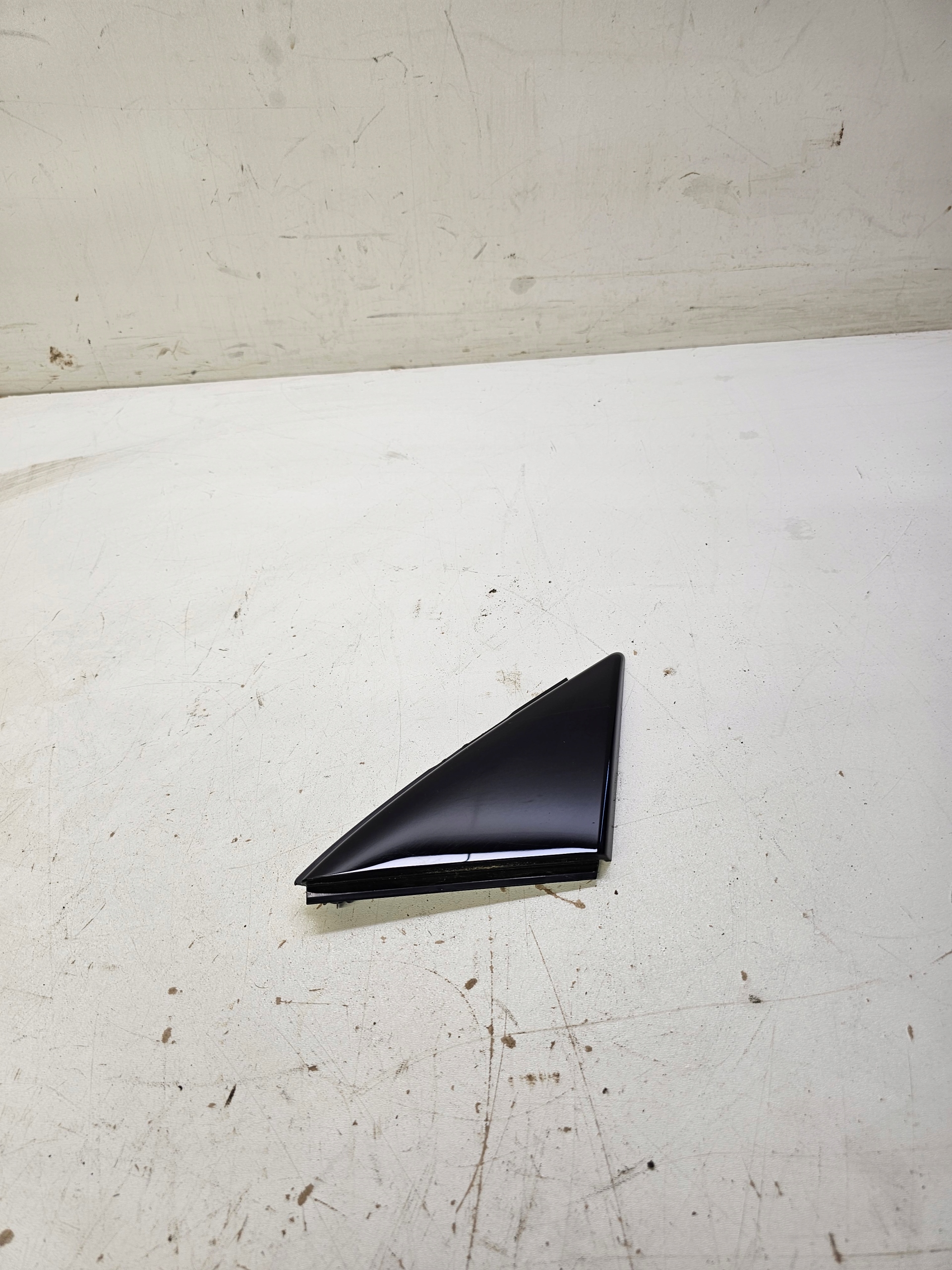 cap door left front AUDI Q3 F3 83A837637A