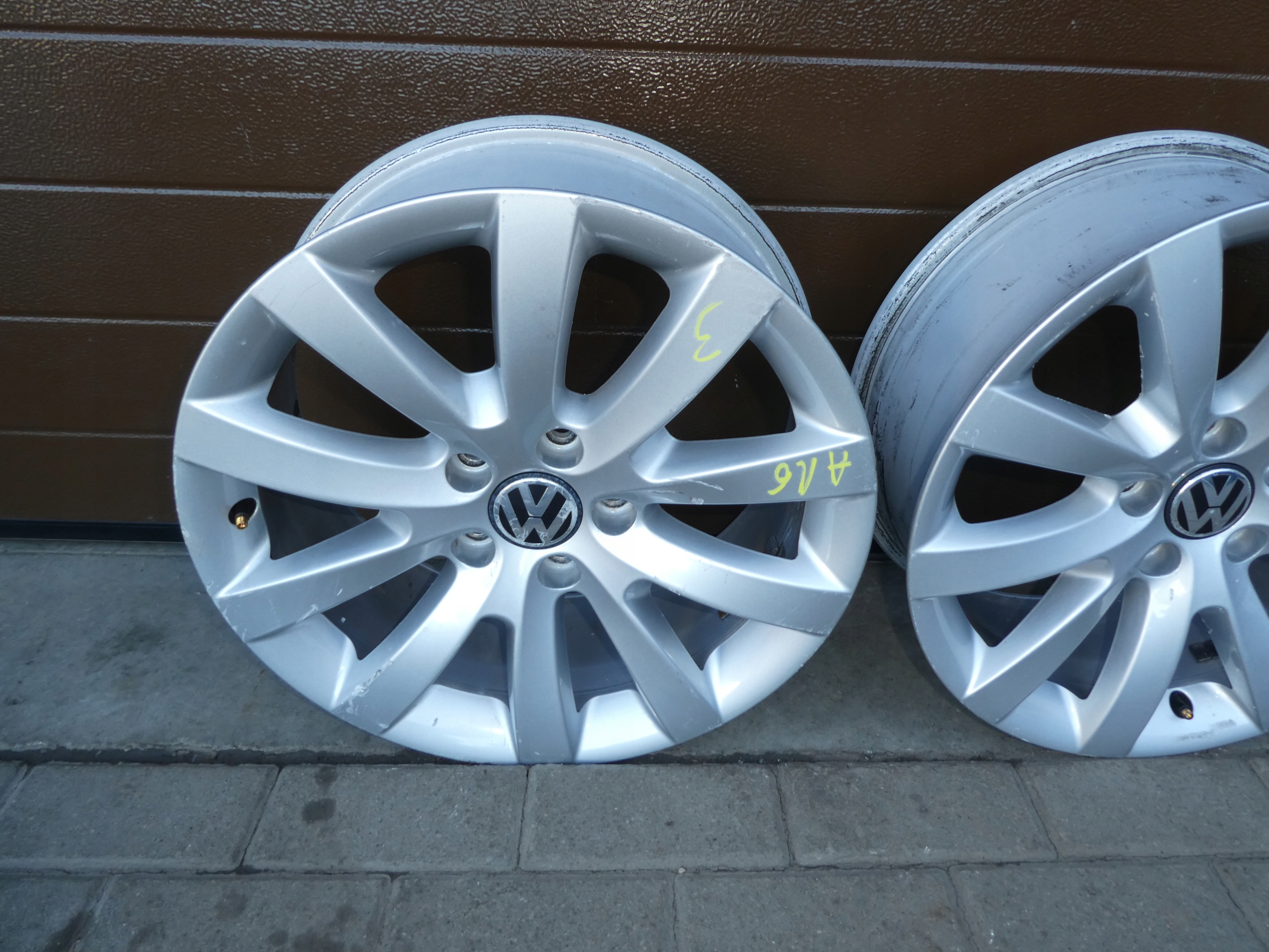 disk kolo 17 VW GOLF PASSAT SCIROCCO 1K8601025