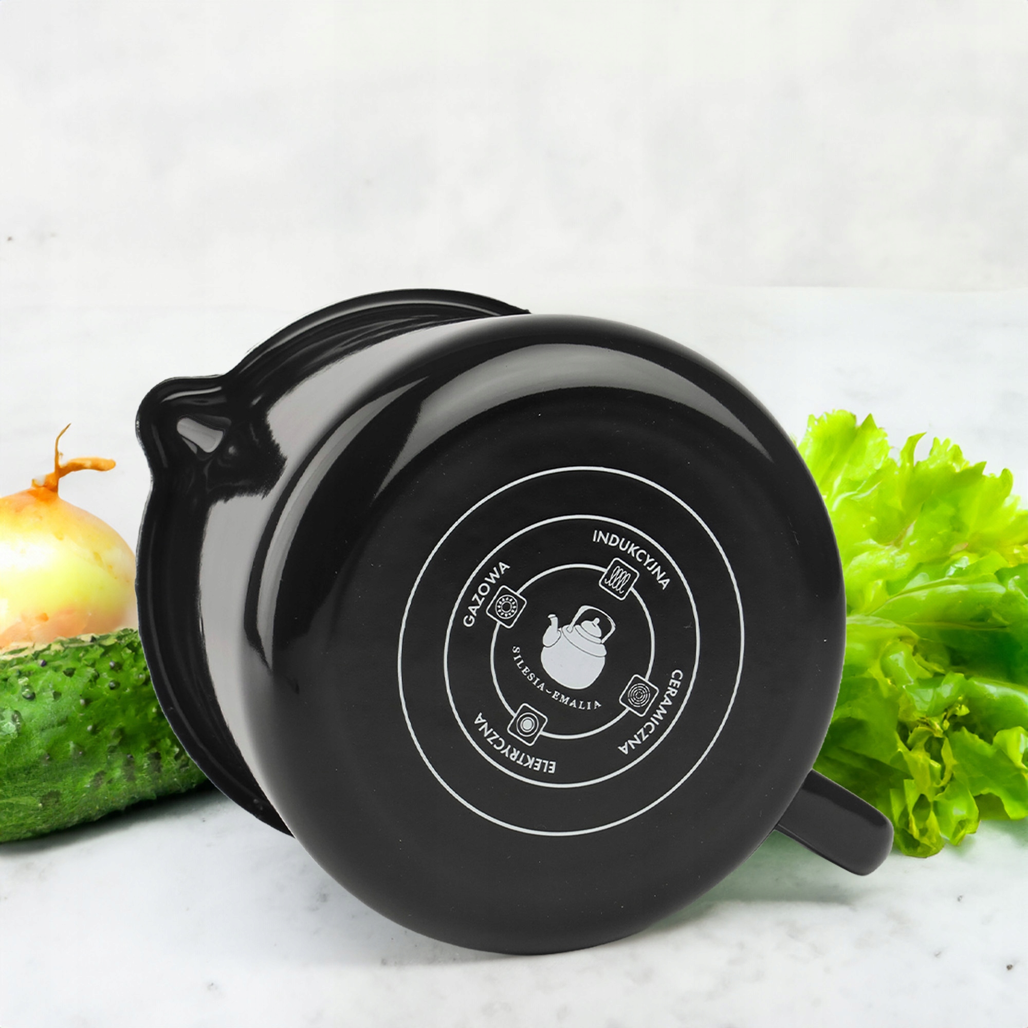 EMALIOWANY KUBEK Z WYLEWKĄ DZBANUSZEK NA KUCHENKĘ Z DZIÓBKIEM 1,7L CZARNY