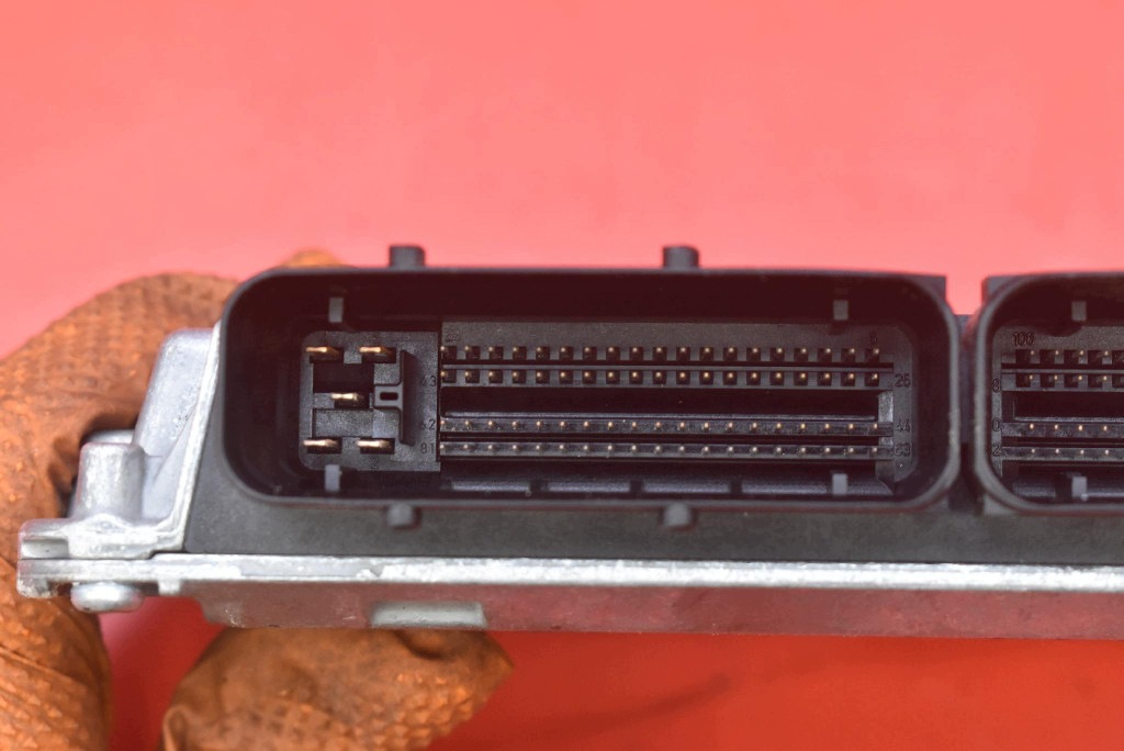 control unit computer of the engine 8E0906018AM AUDI A4 B7 1.6 8V 102 KM 04-08