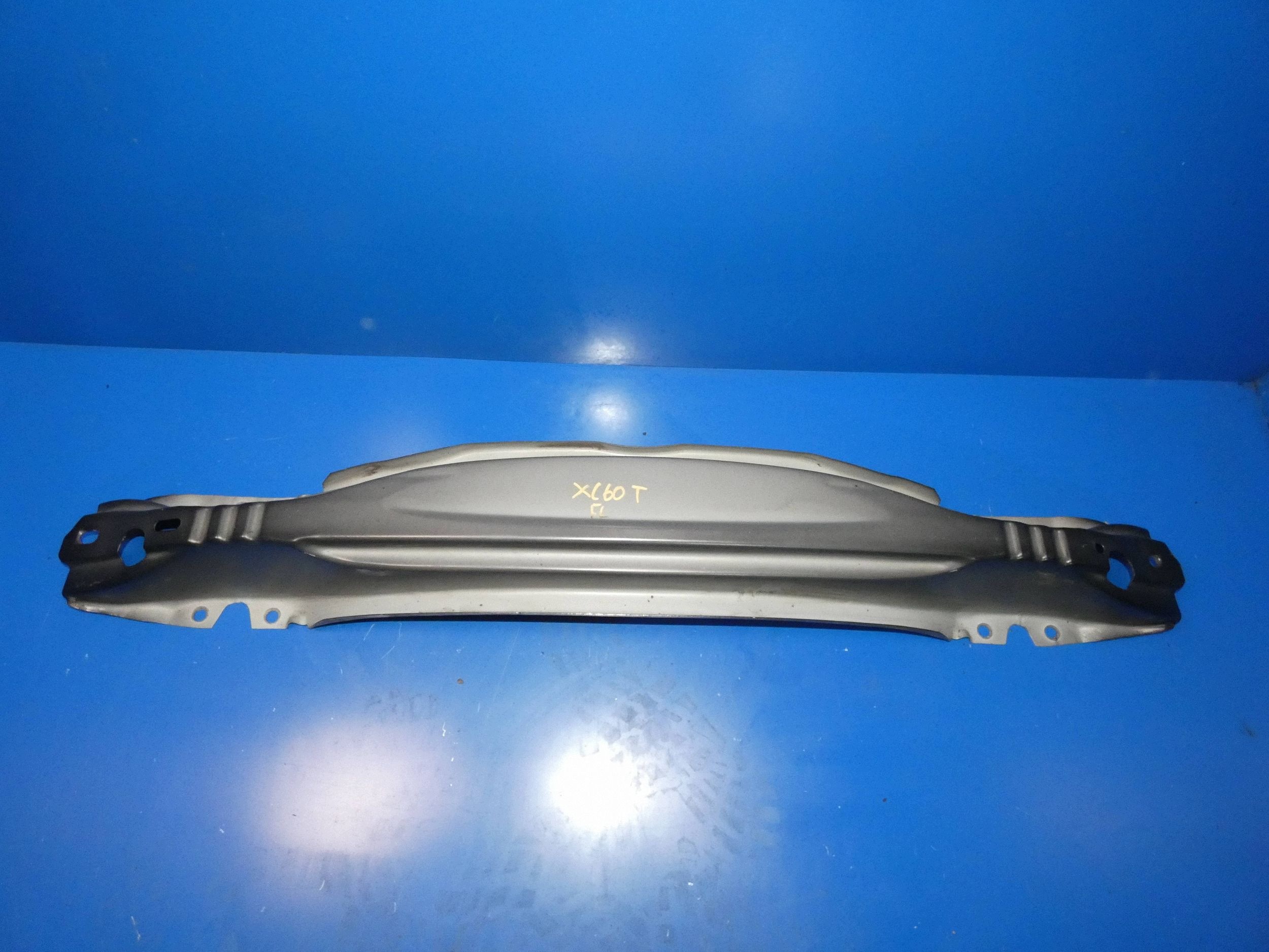 VOLVO XC60 and sider below bumper rear part rear