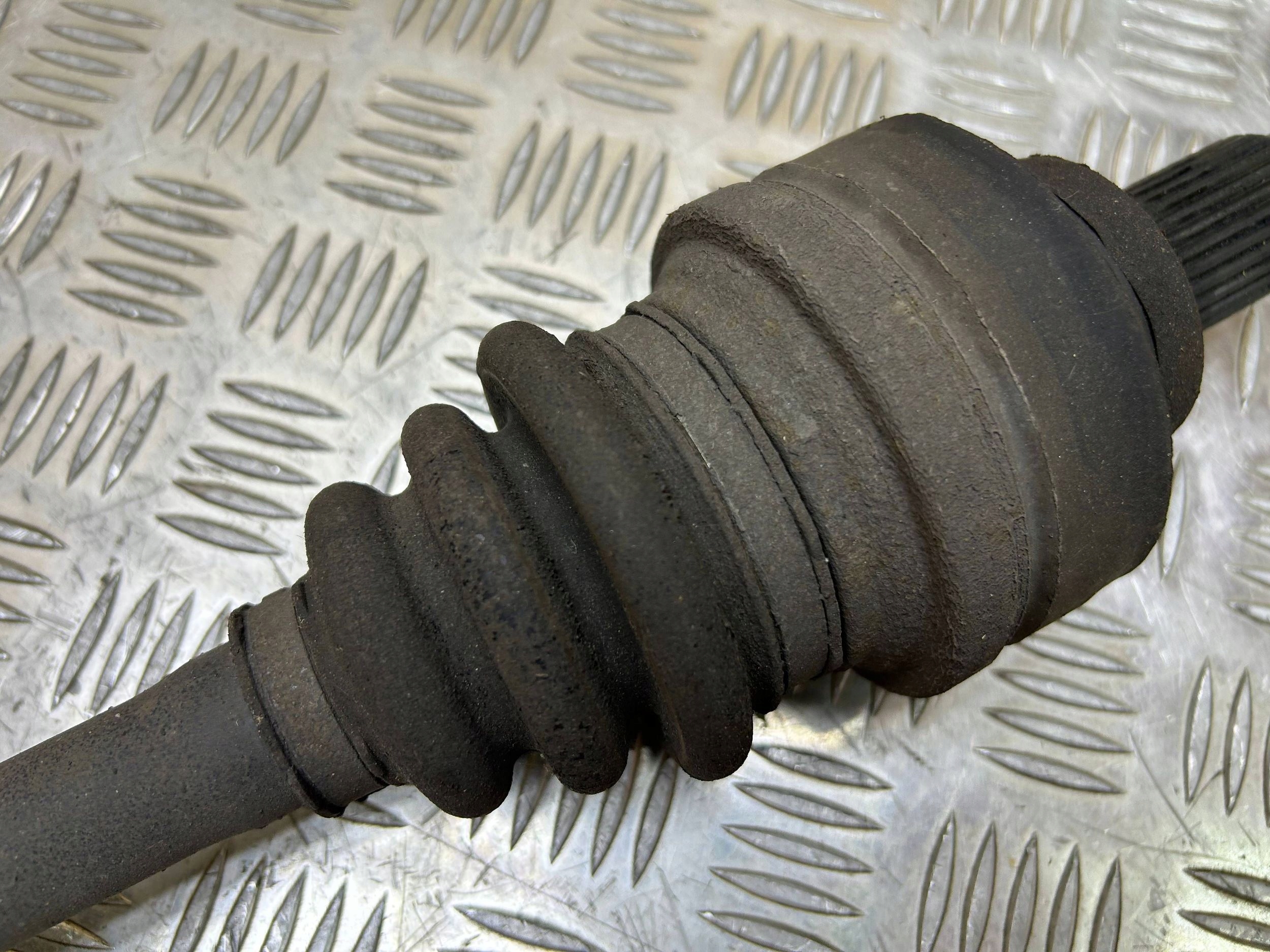 semi-axis rear left BMW 1 F20 F21 2013 7597681