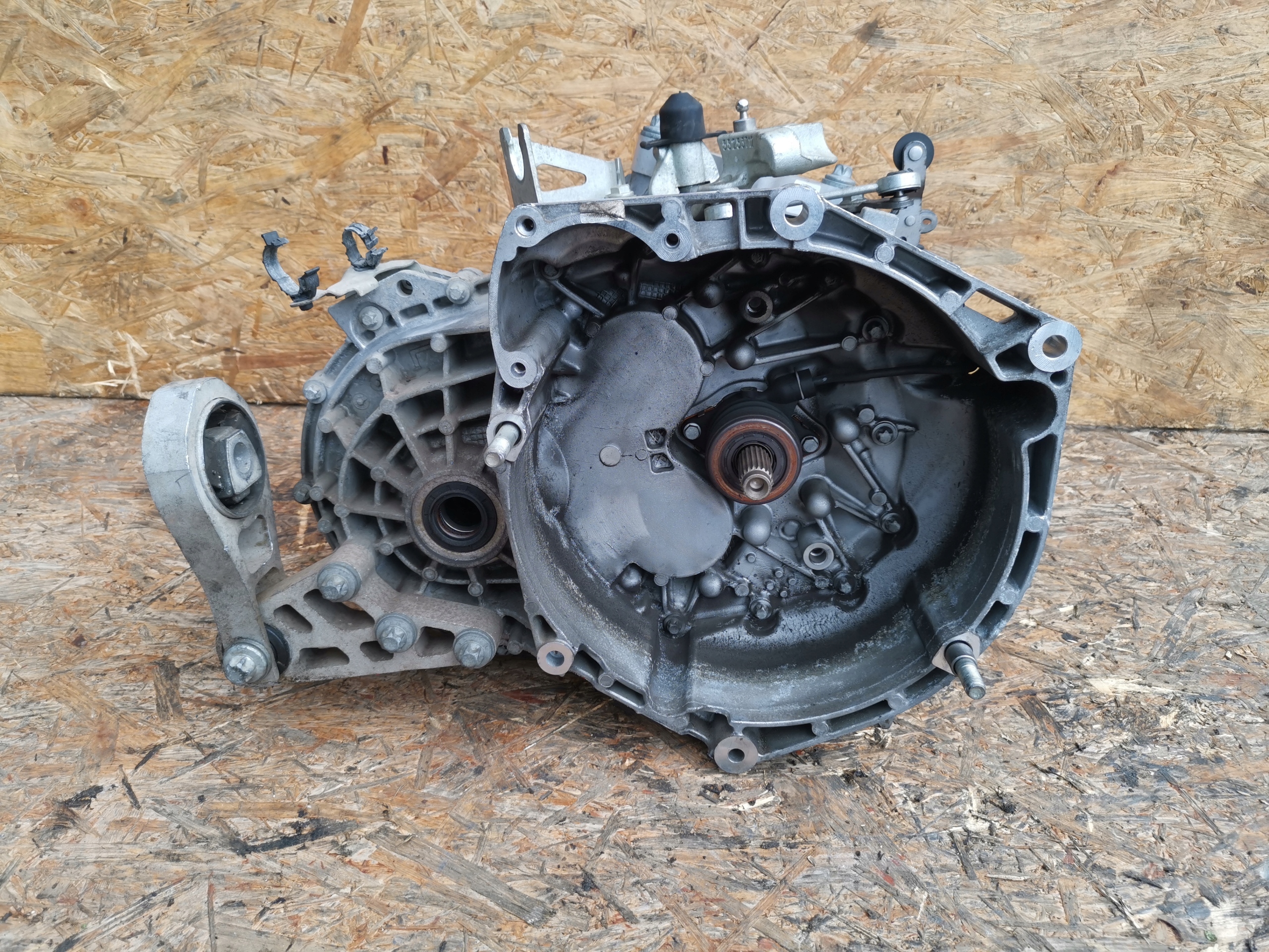 КОРОБКА BIEGOW FIAT00x RENEGADE 1d C63563533