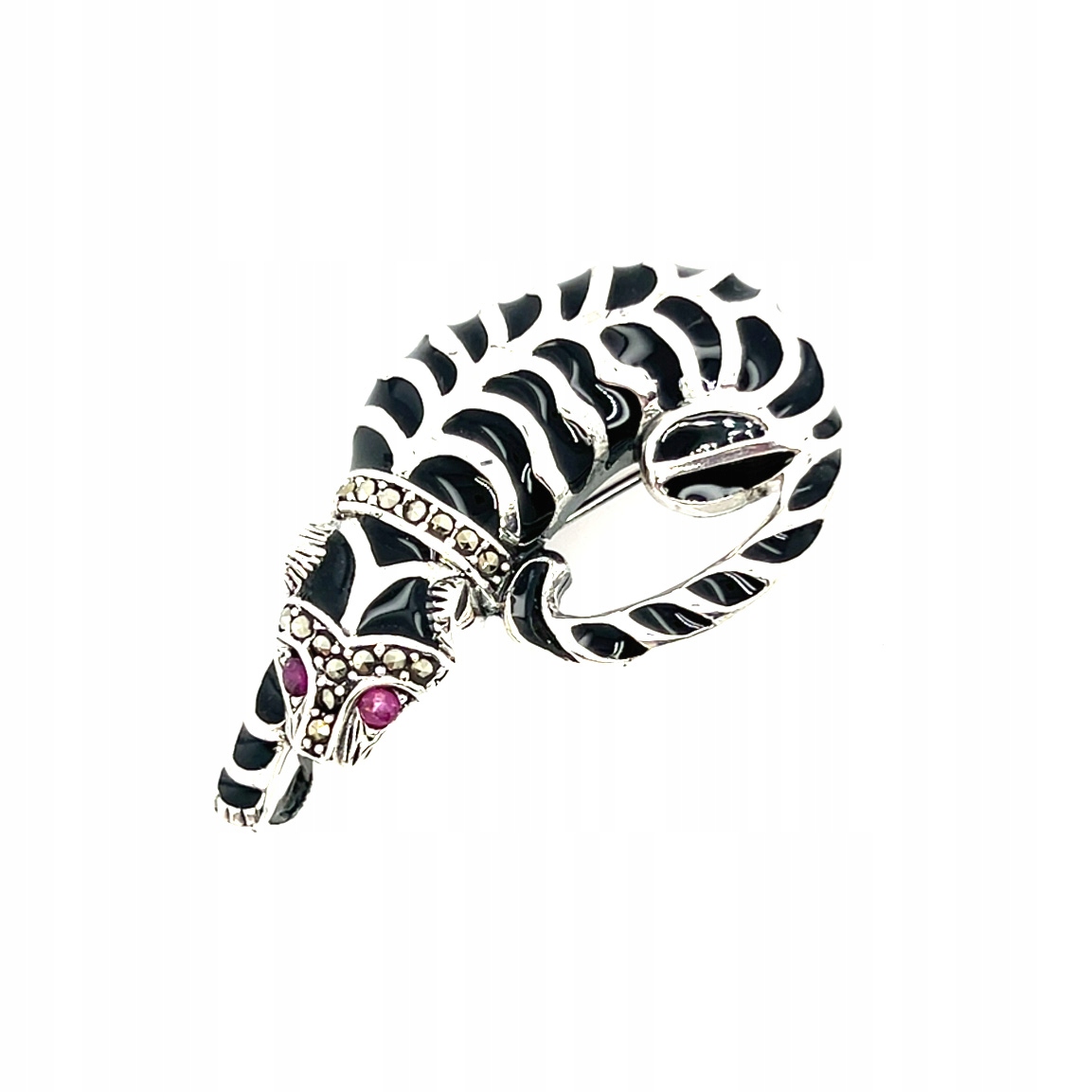 Puma ve formě brožového přívěsku ze stříbra