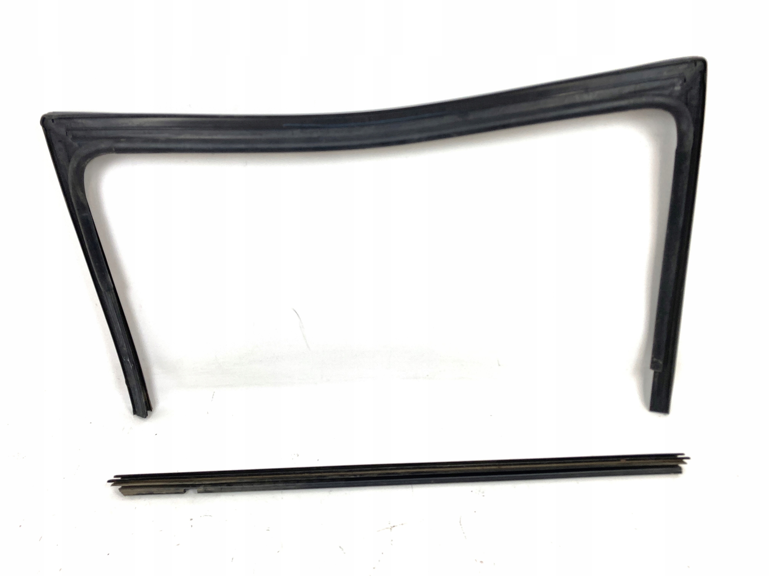 Chrysler Pacifica 2017-25 gasket door windows left rear part