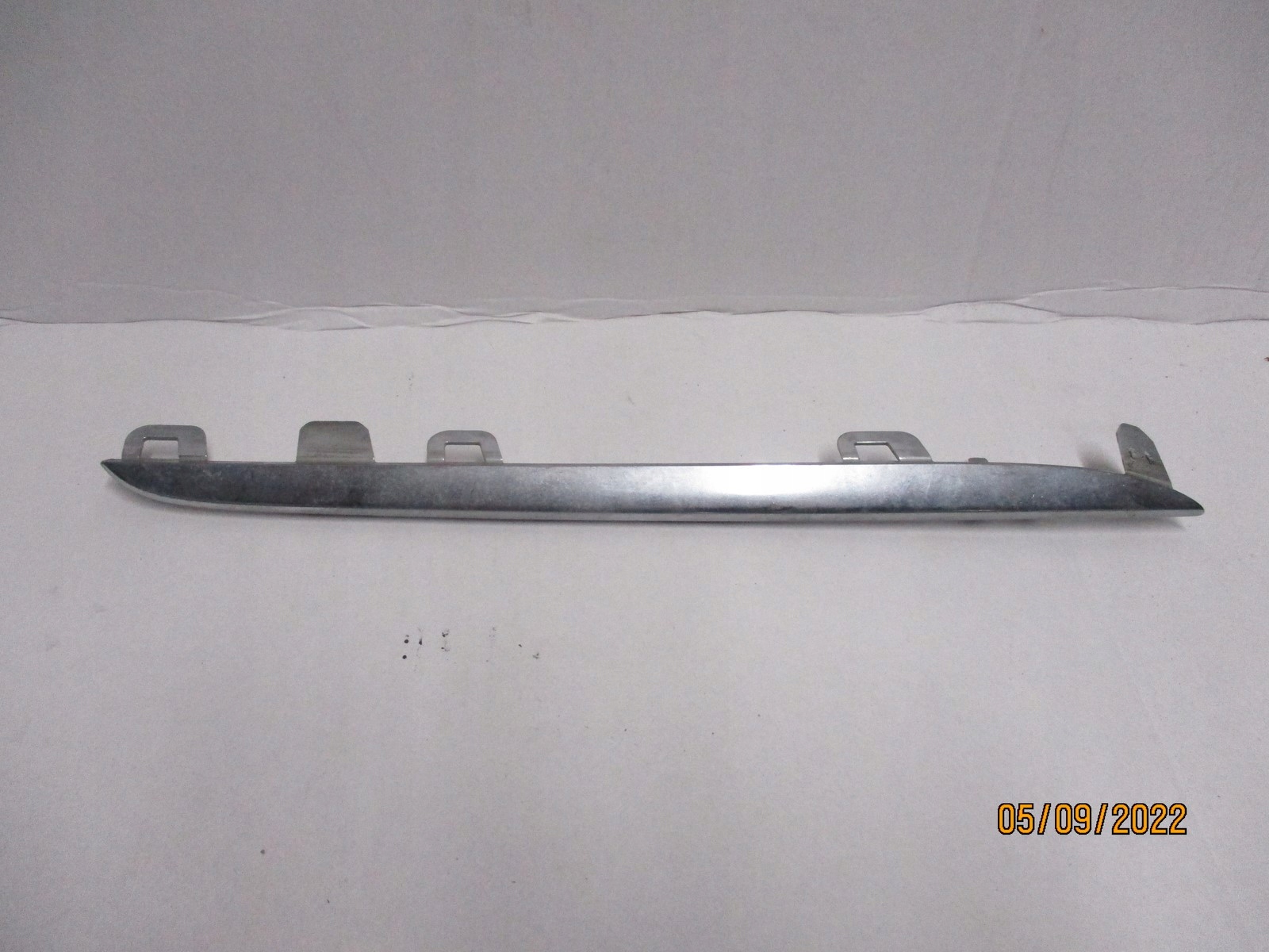 moulding CHROM MERCEDES 205 A2058880673 right