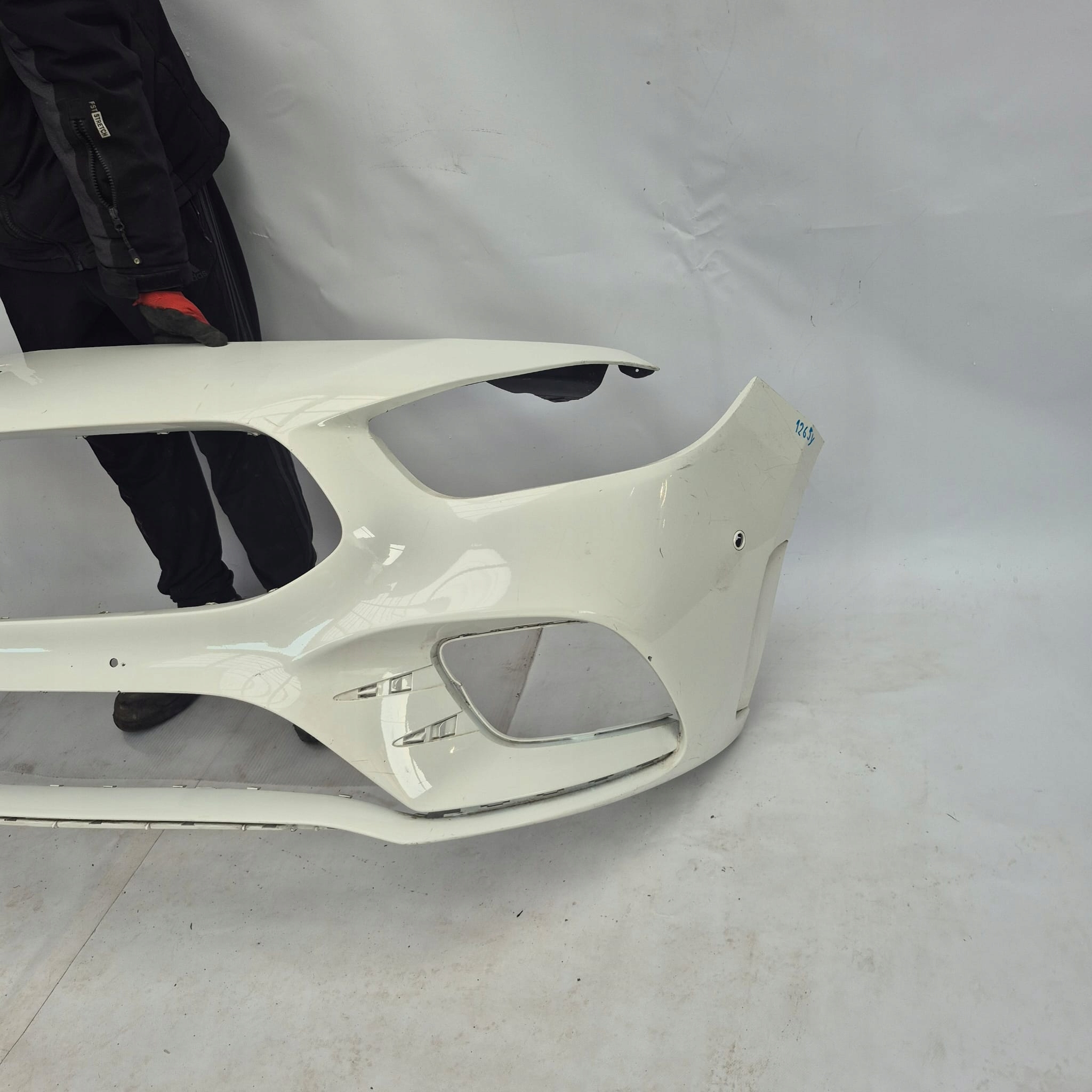 MERCEDES B-KLASA W247 AMG 18- bumper front front PDC