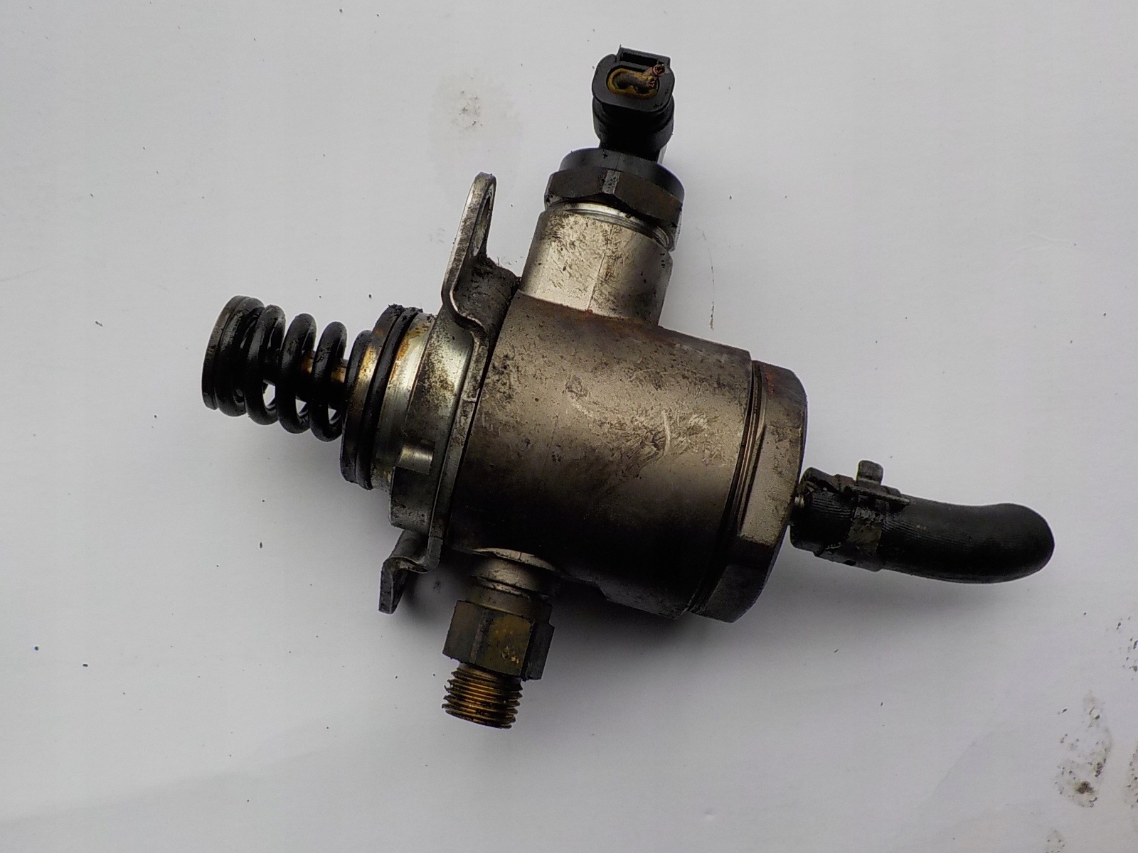 AUDI A5 8T 2.0 TFSI original feed pump 06J127025C