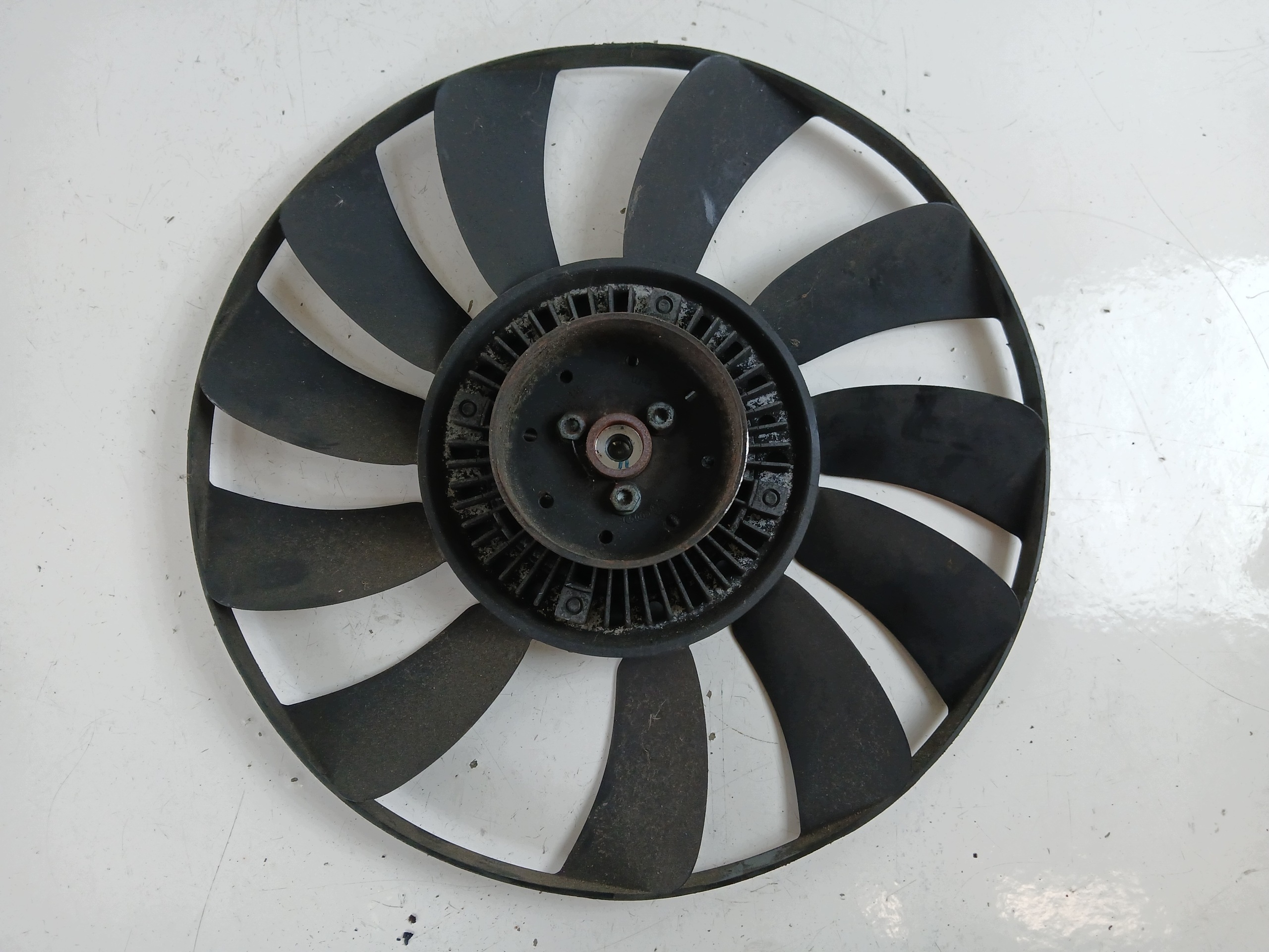 VW PASSAT B5 1.9 TDI ventilátor chladiče WISKOZA 06B121347