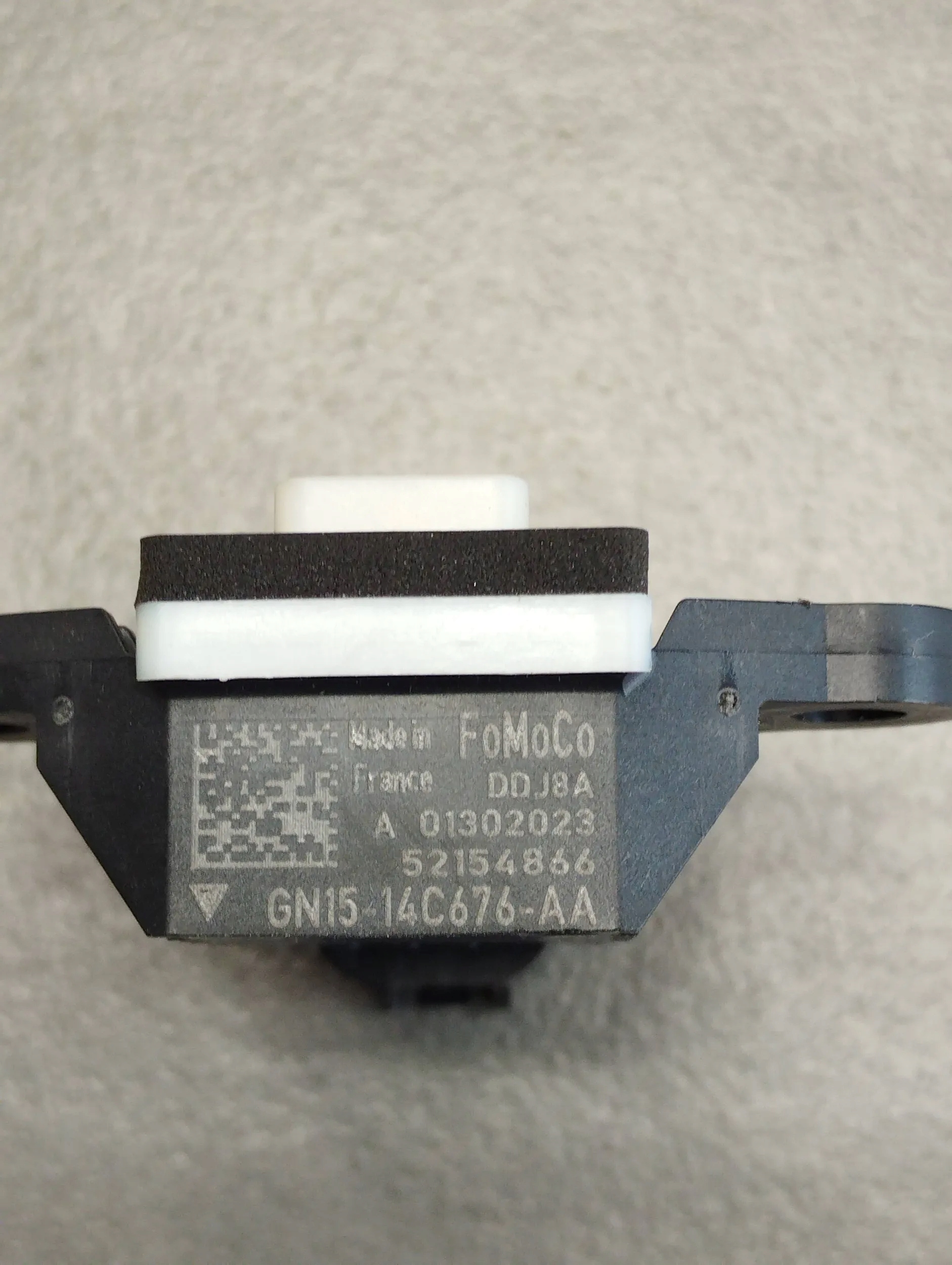 VW Amarok II Crashsensor Drucksensor GN1514C676AA
