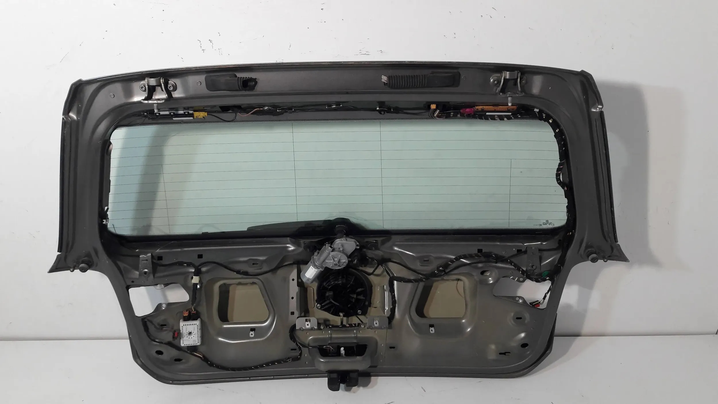 Volkswagen Golf VII rear trunk door 2015 HATCHBACK (H90)