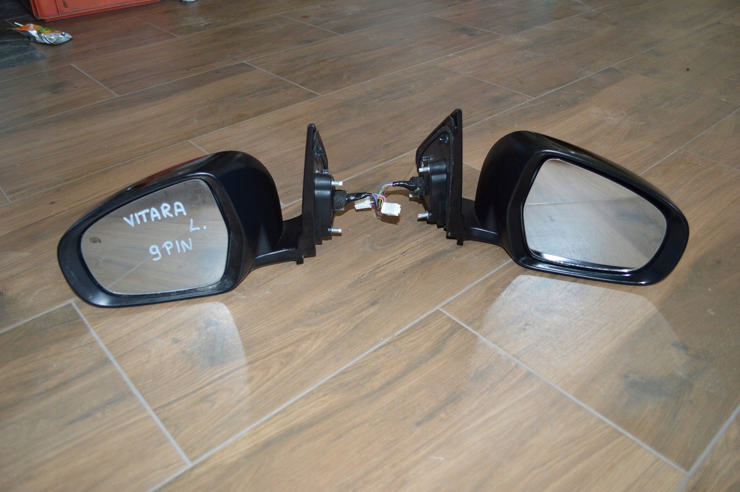 Lusterko 9 pin prawe Suzuki Vitara III 1.4T