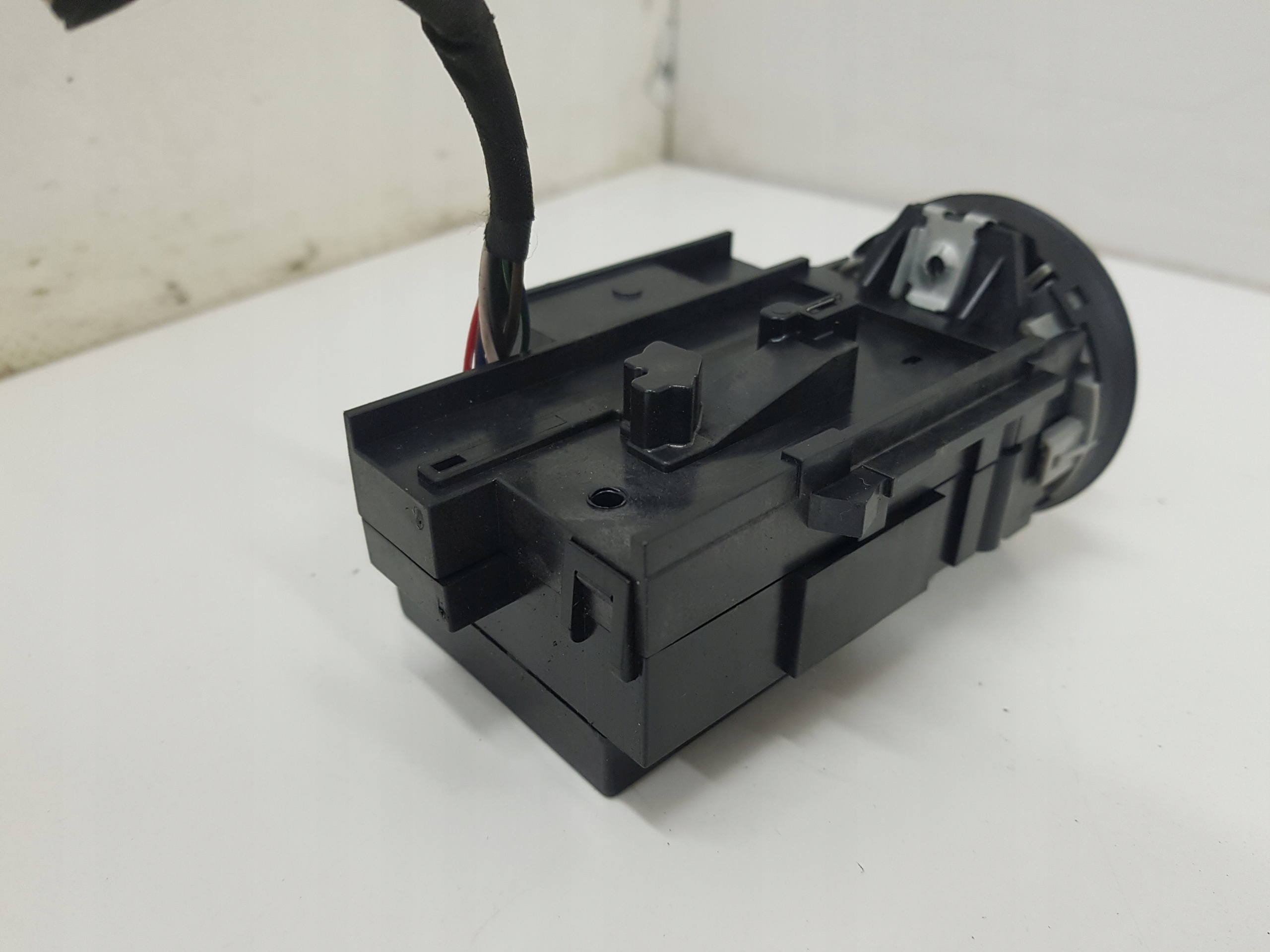 ignition Z KLUCZYKIEM VOLKSWAGEN PASSAT B7 3C0905843AD