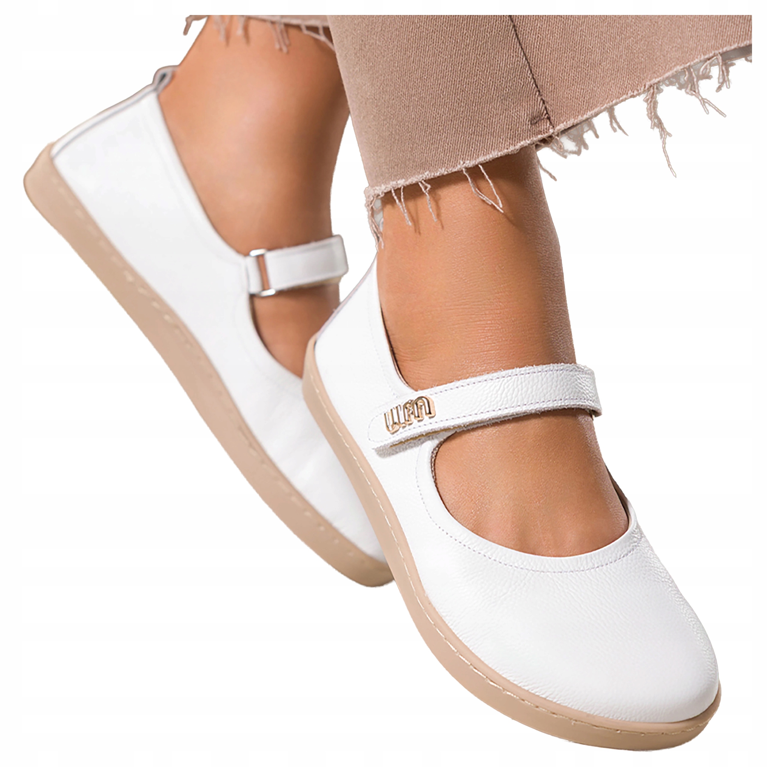Bílé Baleríny Dámské Kožené Pásek Na Suchý Zip Zlatá ozdoba Barefoot r 39