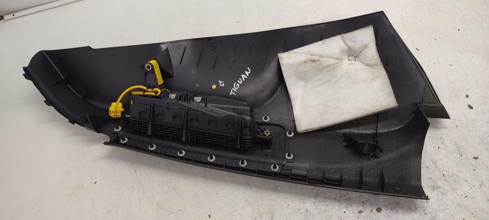 seat airbag left rear part VW Tiguan and