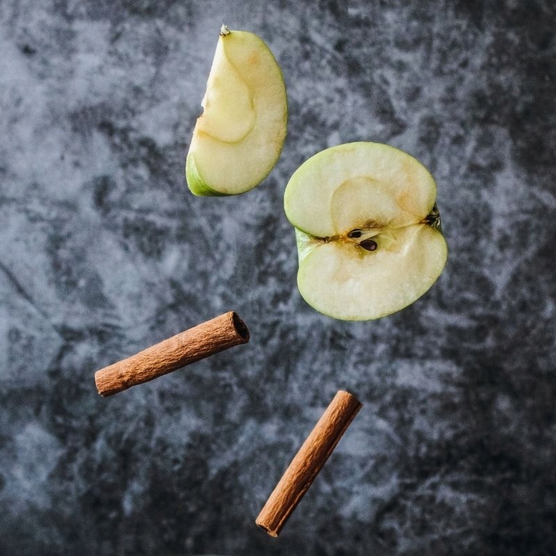 Zapach do świec sojowych wosku olejek zapachowy 100ml JABŁKO-CYNAMON Nazwa zapachu producenta JABŁKO CYNAMON