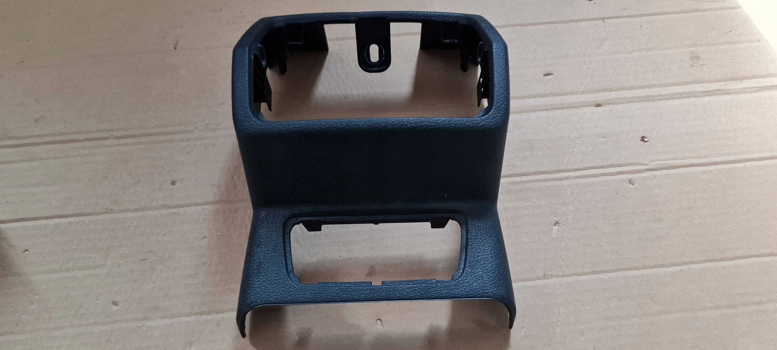 Q3 83A frame TUNELU SRODKOWEGO rear part rear 83A864376E