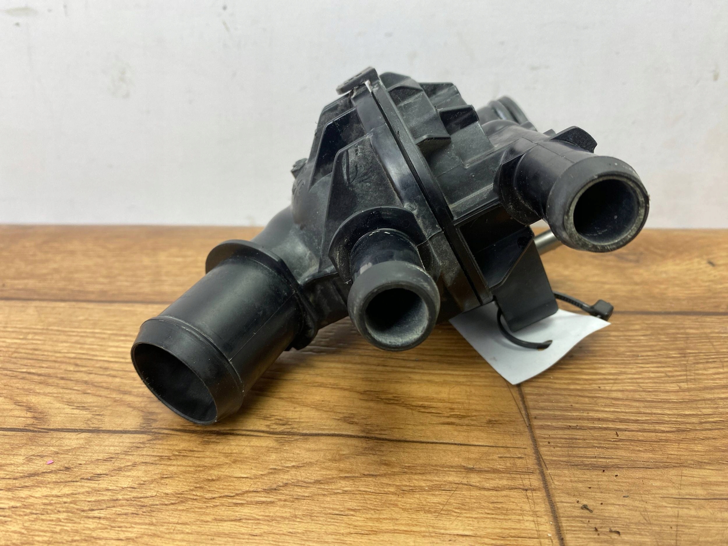 csomag termostatu Ford Escape IV Kuga MK3 2020+