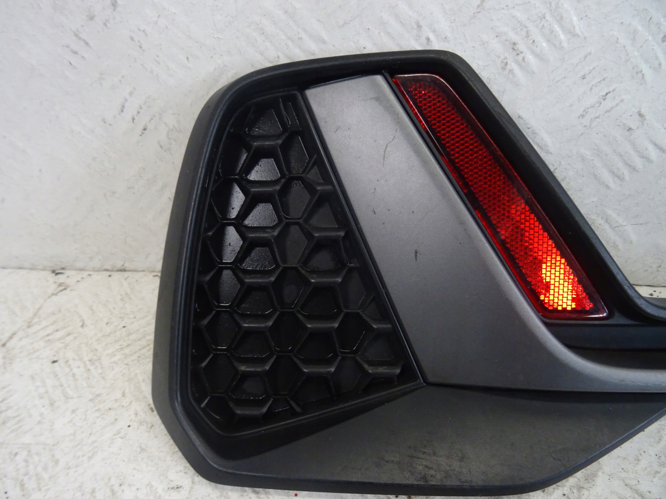 grid of a bumper left rear part AUDI A1 S-LINE 82A 82A807833B