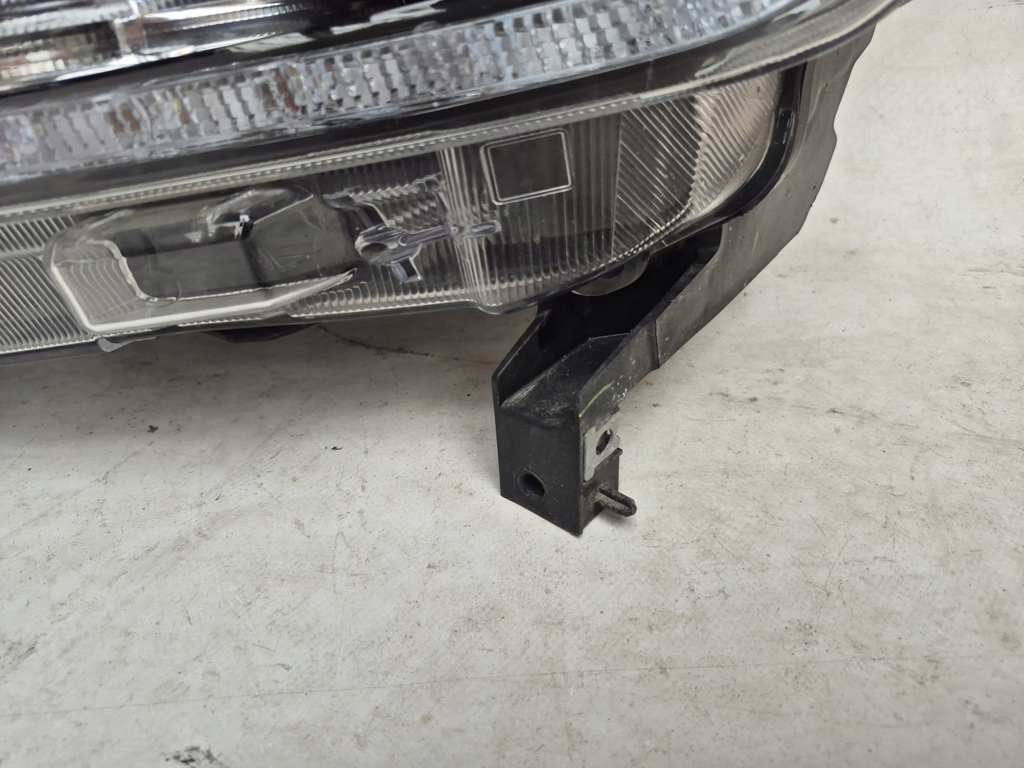 FORD RANGER V LIFT 19- light left front front FULL LED