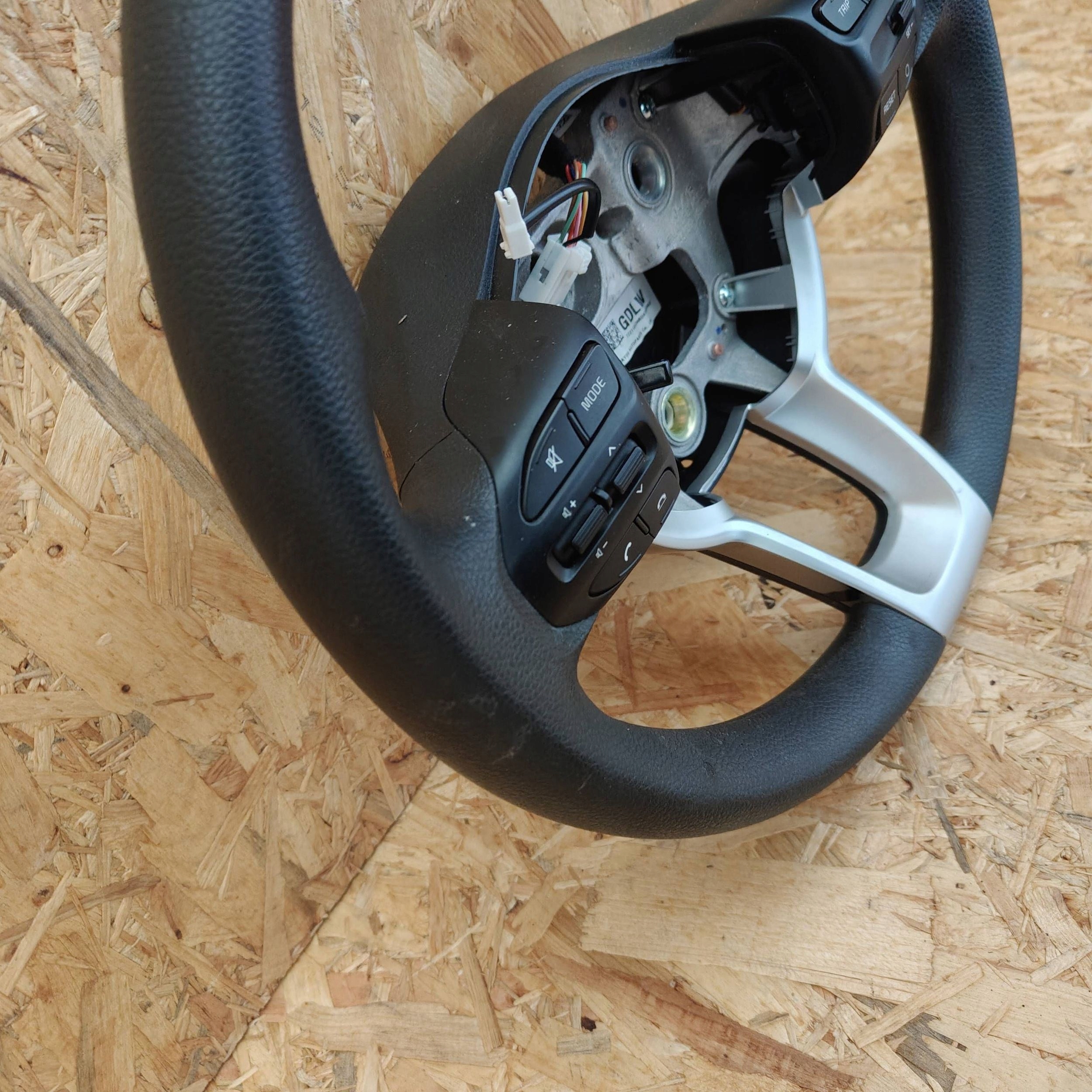 KIA Picanto 2020 lenkrad WIELOFUNKCYJNA
