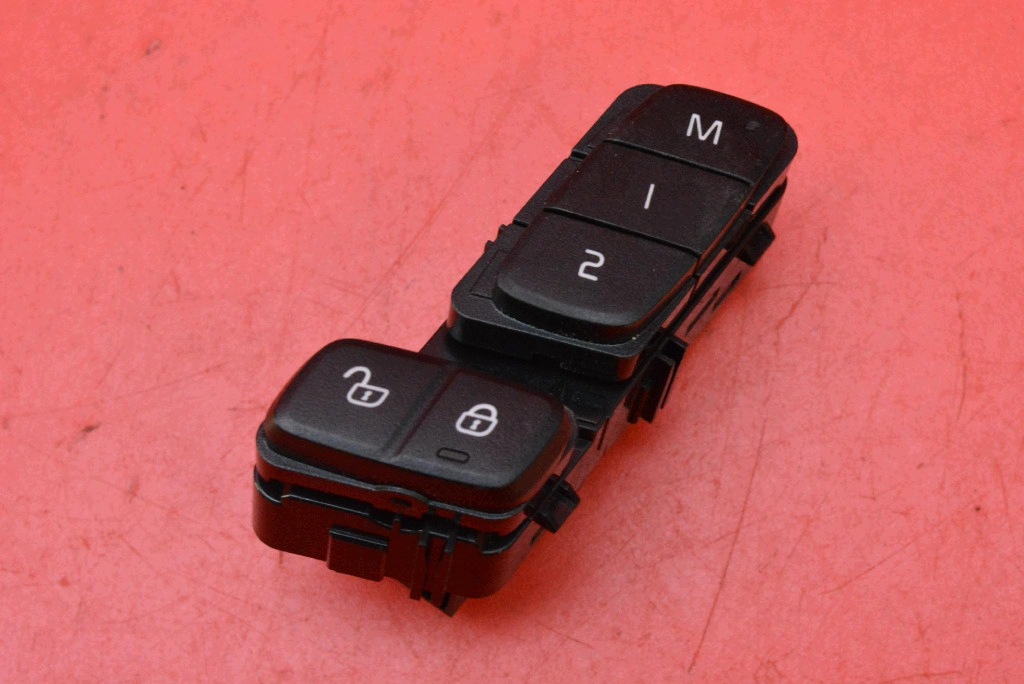 PANEL PAMIECI sitz links 31489630 VOLVO V60 2 II LIFT 23