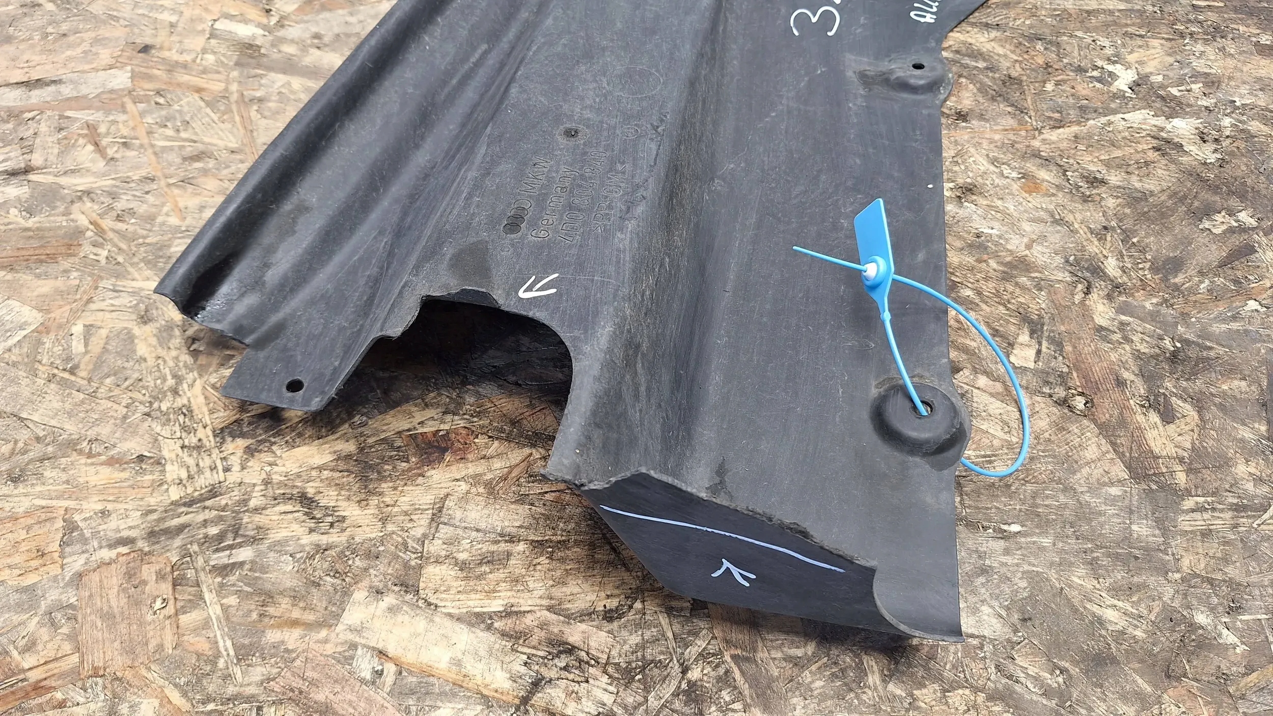 cover chassis 4D0804840 Audi A8 D2